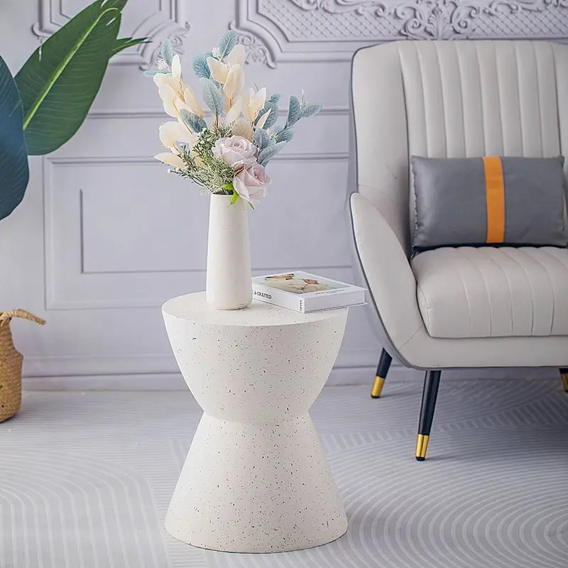 Приставной столик для балкона в скандинавском стиле, небольшой круглый прикроватный столик, креативный маленький чайный столик для кафе и домиков гостей
Приставной столик для балкона в скандинавском стиле, небольшой круглый прикроватный столик, креативный маленький чайный столик для кафе и домиков гостей