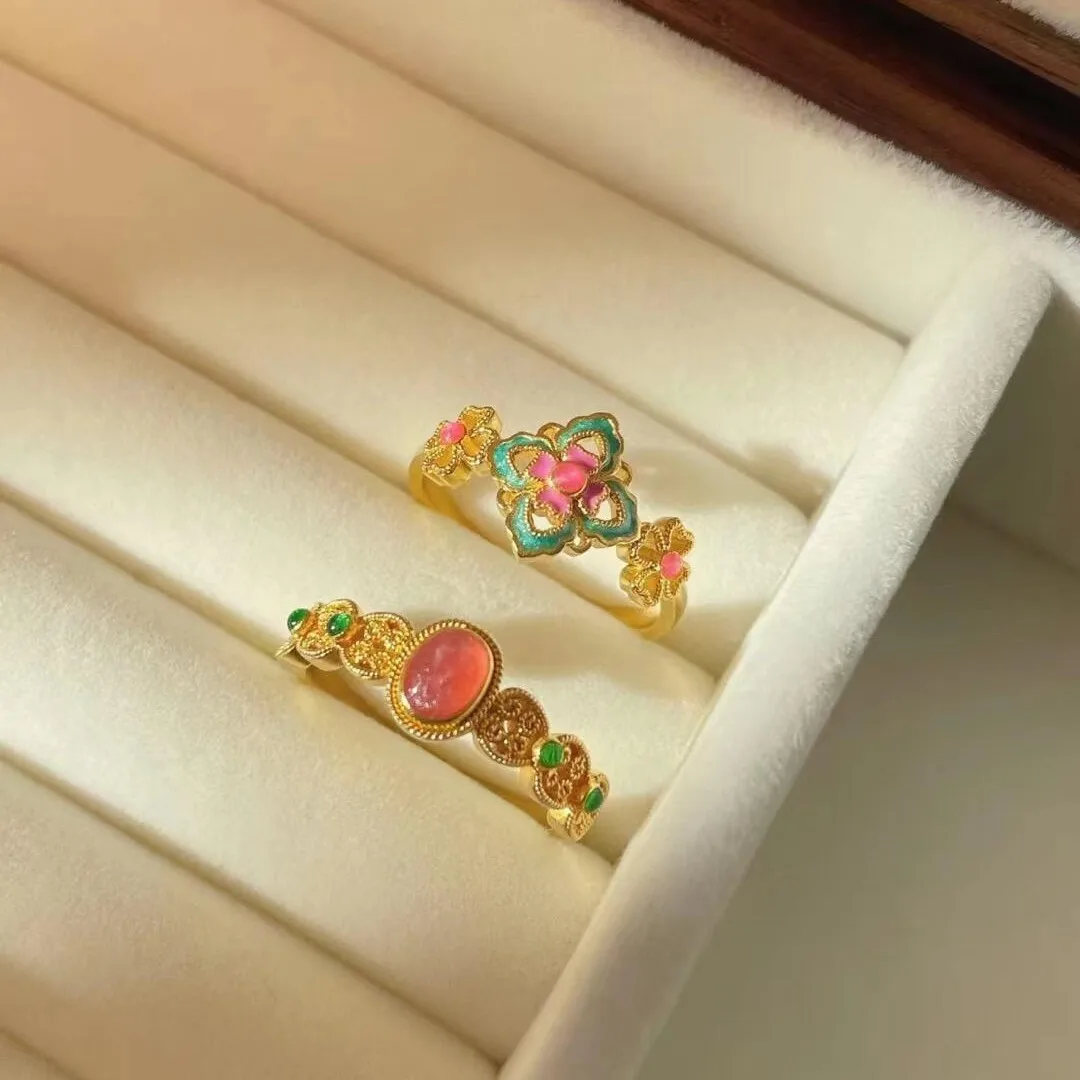 New in Chinese style jewelry enamel pink hibiscus flowers ring quaint elegant small rings for women light luxury jewelry
New in Chinese style jewelry enamel pink hibiscus flowers ring quaint elegant small rings for women light luxury jewelry