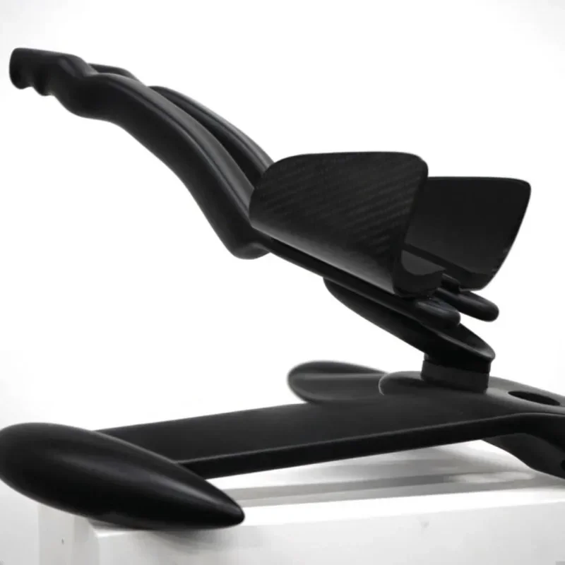 Rail aerodynamic car handle Carbon fiber integrated iron three car rest handle
Rail aerodynamic car handle Carbon fiber integrated iron three car rest handle