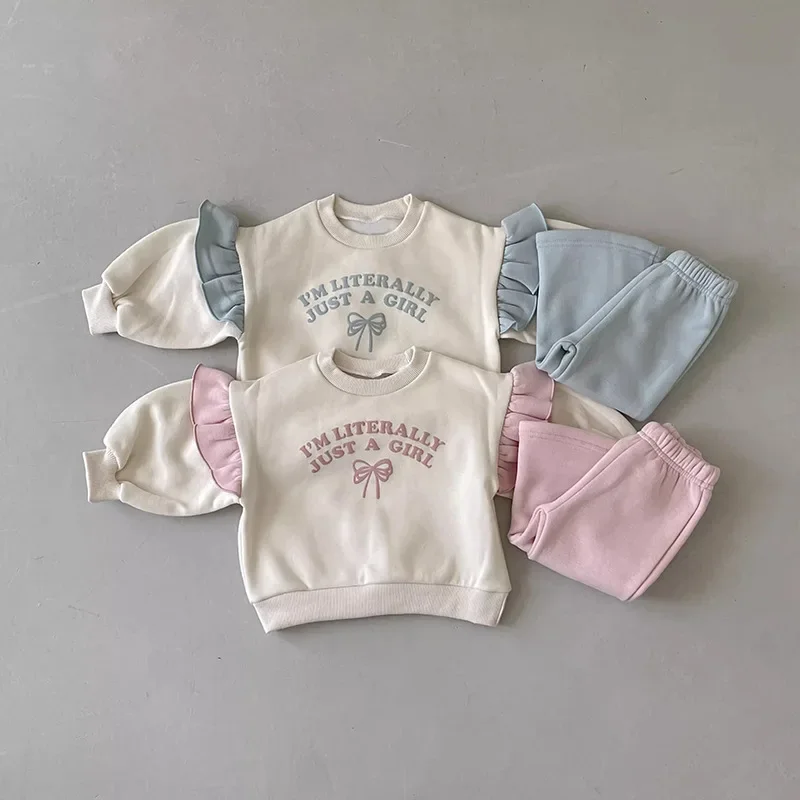 2025 Spring New Children Long Sleeve Clothes Set Girls Cute Bow Letter Sweatshirt + Pants 2pcs Suit Kids Cotton Casual Outfits
2025 Spring New Children Long Sleeve Clothes Set Girls Cute Bow Letter Sweatshirt + Pants 2pcs Suit Kids Cotton Casual Outfits