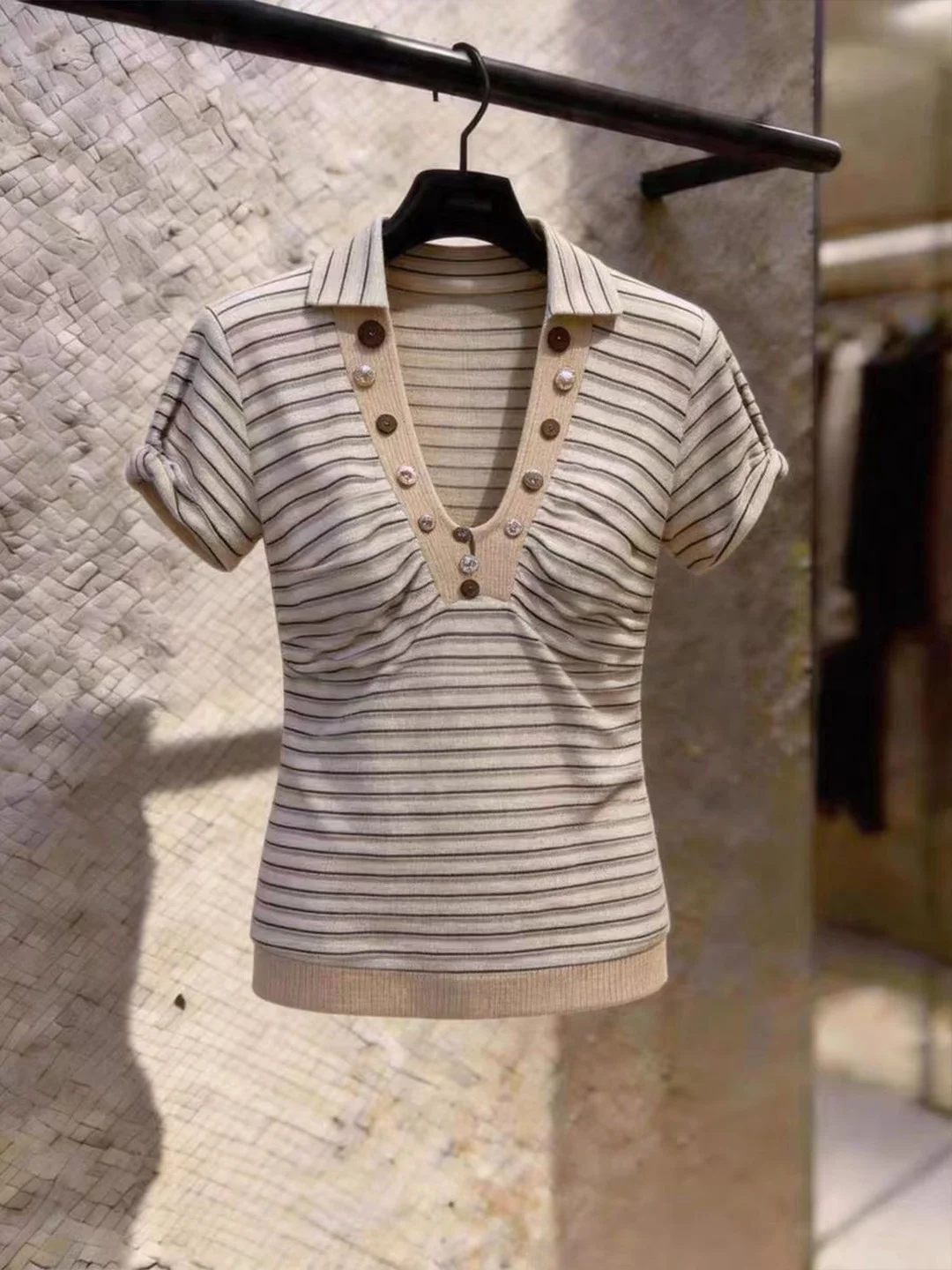 Summer 2026 Ice Silk Knitted Top Slimming Stripe Color Block Commute Short Sleeve Straight Cut Korean Style Women's Fashion
Summer 2026 Ice Silk Knitted Top Slimming Stripe Color Block Commute Short Sleeve Straight Cut Korean Style Women's Fashion