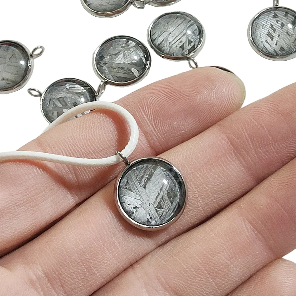 Exquisite Iron Meteorite Pendant Muonionalusta Iron Meteorite Necklace Gifts For Men And Women Accessories
Exquisite Iron Meteorite Pendant Muonionalusta Iron Meteorite Necklace Gifts For Men And Women Accessories