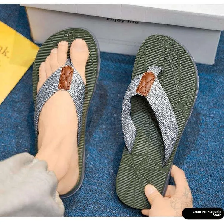 Men's Outdoor Wear Anti-Slip Beach Sandals Summer Shoes Thick Bottom Slippers Trendy Foot Cover Casual Fashionable Slippers
Men's Outdoor Wear Anti-Slip Beach Sandals Summer Shoes Thick Bottom Slippers Trendy Foot Cover Casual Fashionable Slippers