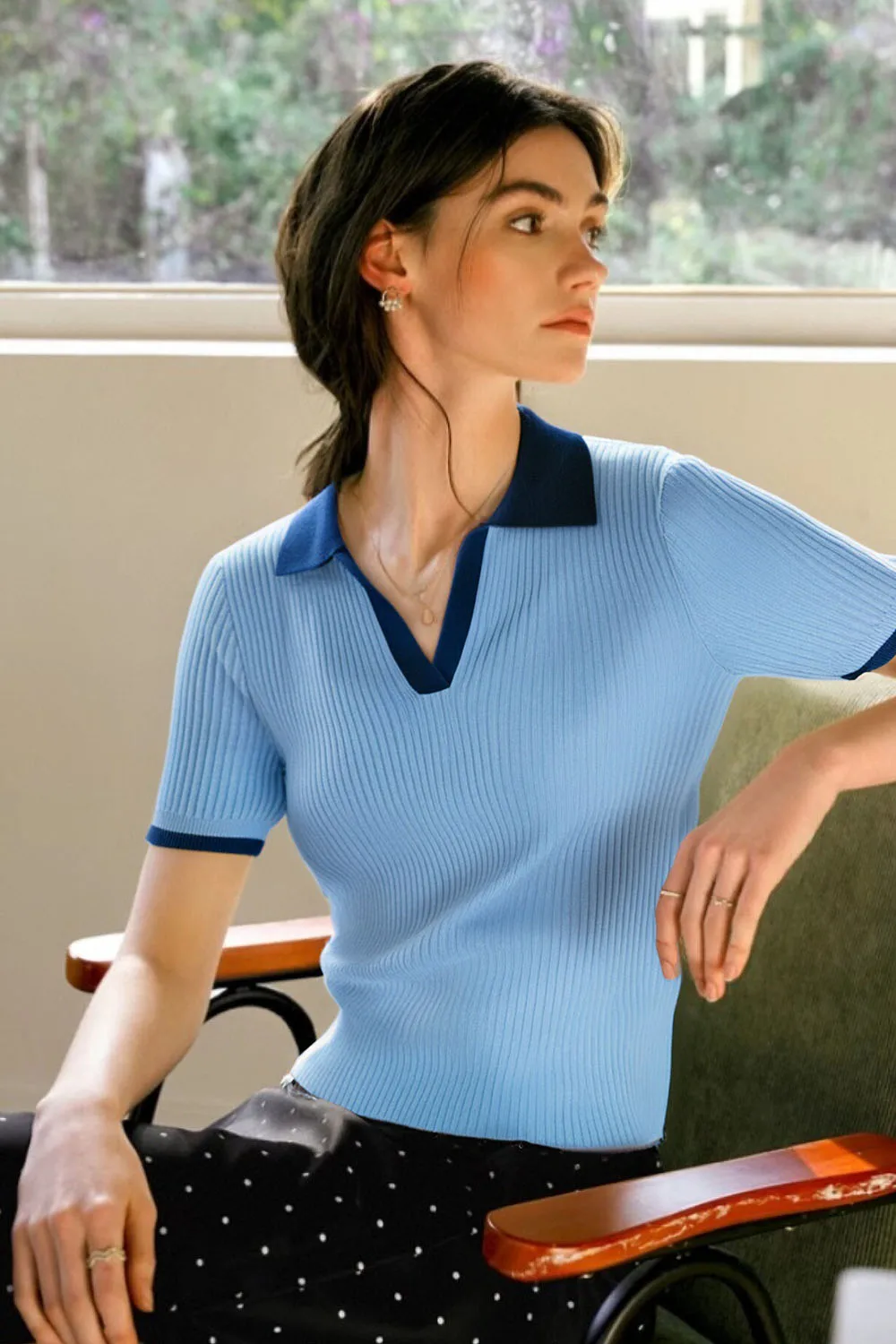 VIMLY Women Fashion Colour Clash Polo Neck T-Shirt 2025 Summer Simple Chic Short Sleeve Casual Pullovers Office Lady Street Tops
VIMLY Women Fashion Colour Clash Polo Neck T-Shirt 2025 Summer Simple Chic Short Sleeve Casual Pullovers Office Lady Street Tops