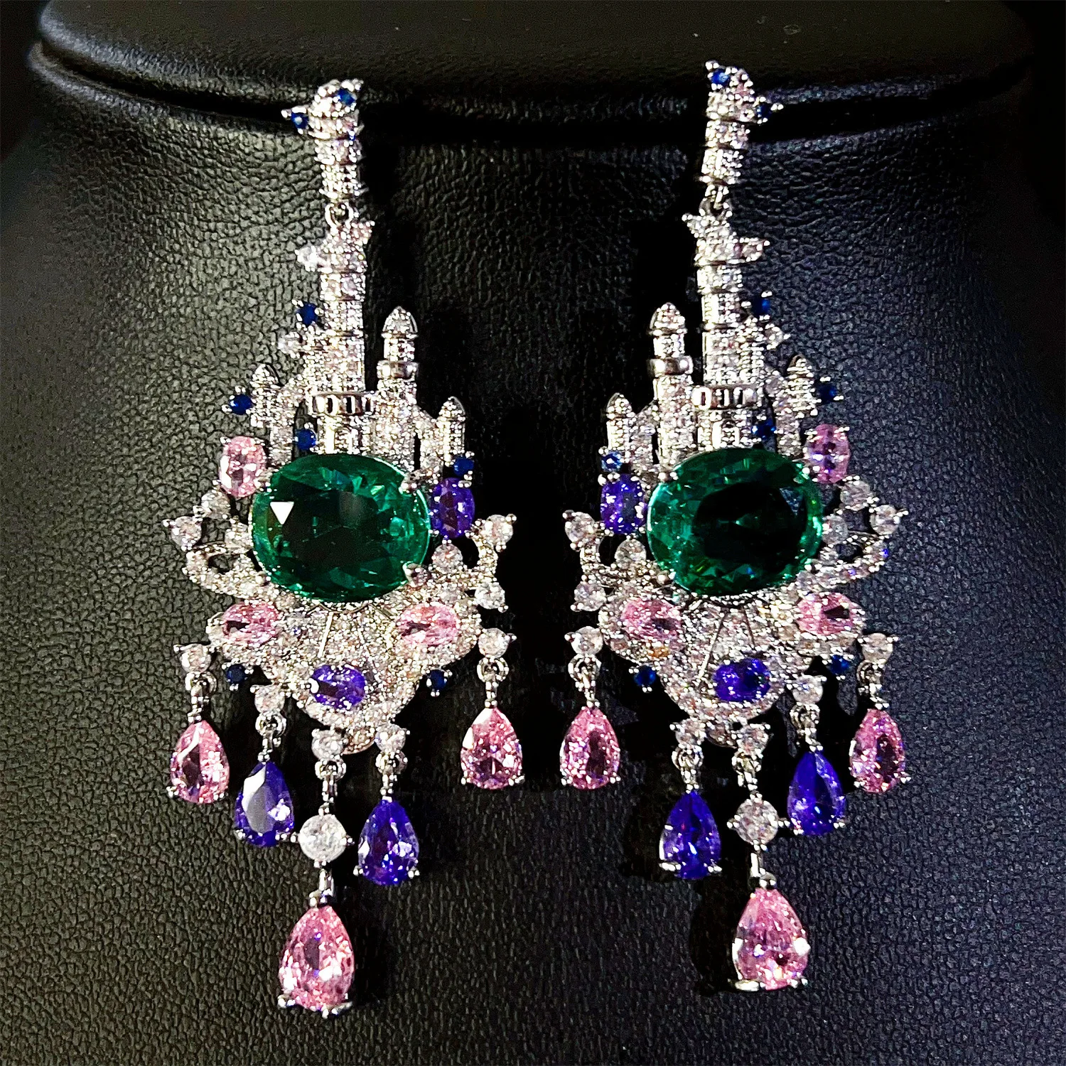 Легкие роскошные ювелирные изделия, винтажные разноцветные серьги в придворном стиле, женские аксессуары для костюмов с фокусом для свадебной вечеринки в Нигерии E336
Легкие роскошные ювелирные изделия, винтажные разноцветные серьги в придворном стиле, женские аксессуары для костюмов с фокусом для свадебной вечеринки в Нигерии E336