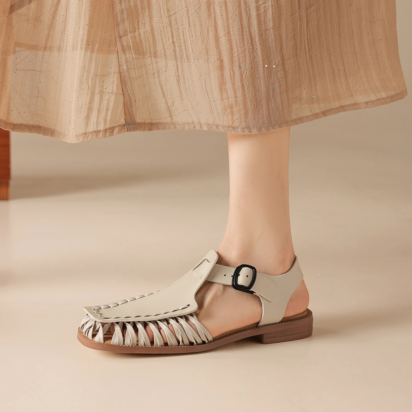 Genuine Leather Cowhide Women's Sandals,Low Heels Buckle Strap Summer Gladiator Womens Shoes
Genuine Leather Cowhide Women's Sandals,Low Heels Buckle Strap Summer Gladiator Womens Shoes
