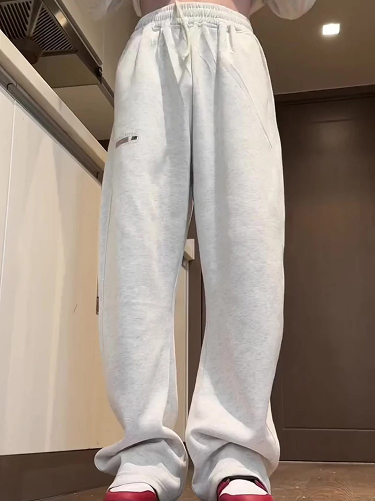 White and gray women's sports pants for spring and autumn2023New high-waisted loose casual sweatpants, straight-leg wide-leg pan
White and gray women's sports pants for spring and autumn2023New high-waisted loose casual sweatpants, straight-leg wide-leg pan
