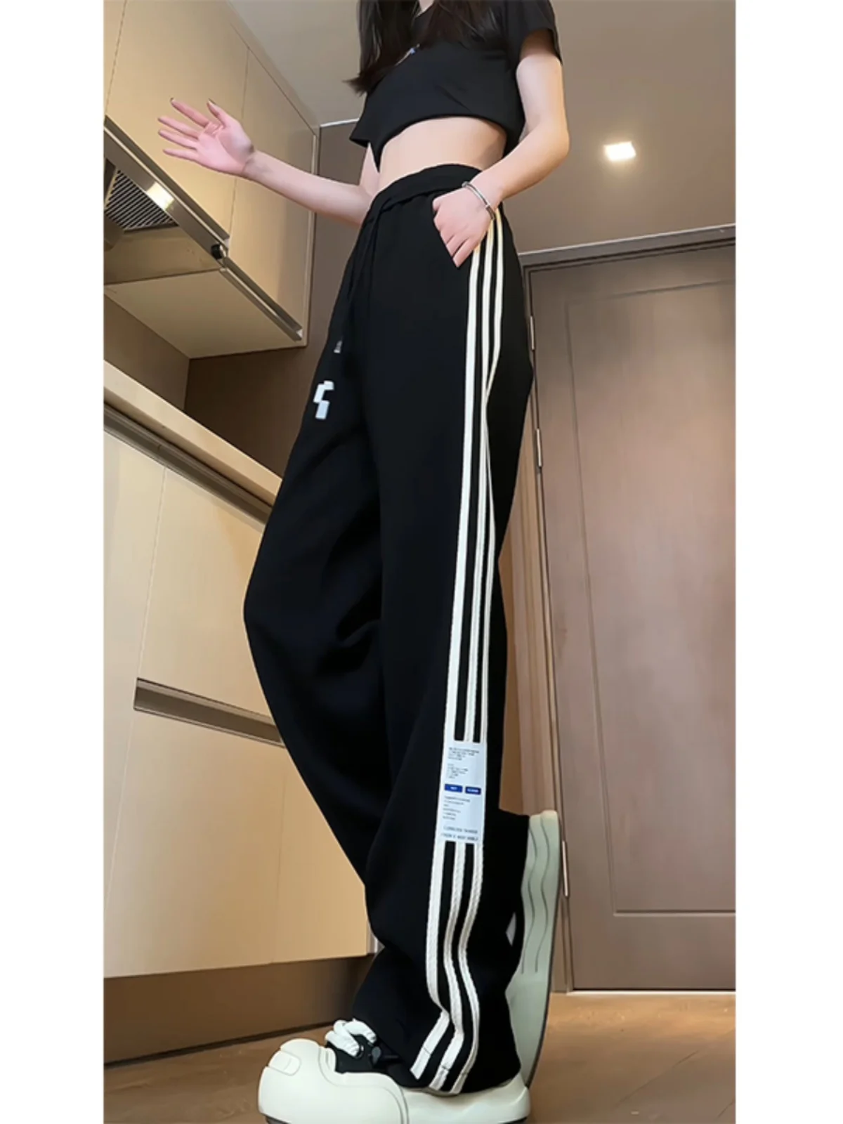 Men's Spor Wide Leg Pants Drapey Straight Cut Trousers American Retro High Street Sle Autumn Long Trousers Tee Bar Stripes
Men's Spor Wide Leg Pants Drapey Straight Cut Trousers American Retro High Street Sle Autumn Long Trousers Tee Bar Stripes
