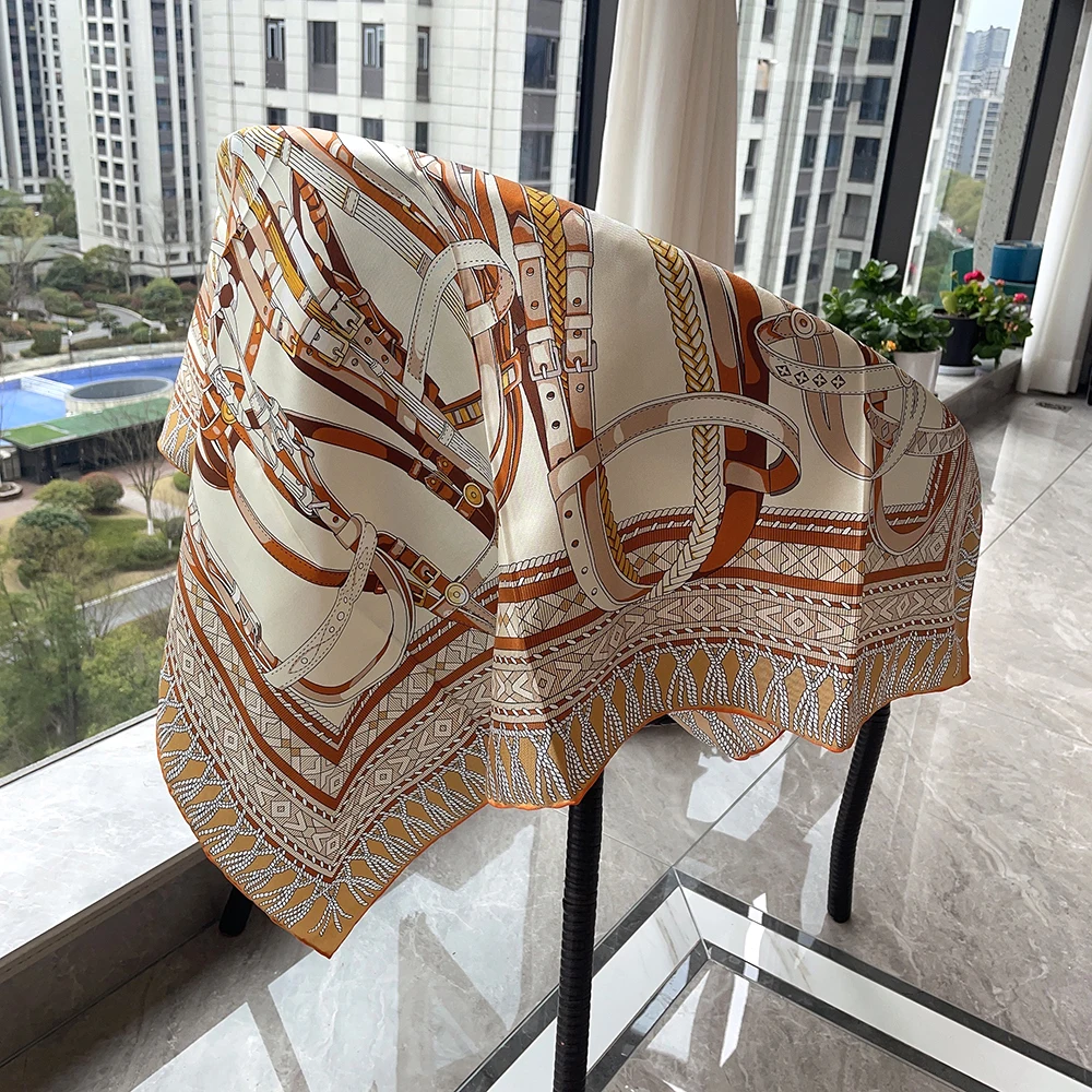 New Square Silk Scarf 90CM Twill Bandanas Luxury Designer Hems Rollerd Shawls Hair Neck Accessories Decoration Christmas Gift
New Square Silk Scarf 90CM Twill Bandanas Luxury Designer Hems Rollerd Shawls Hair Neck Accessories Decoration Christmas Gift