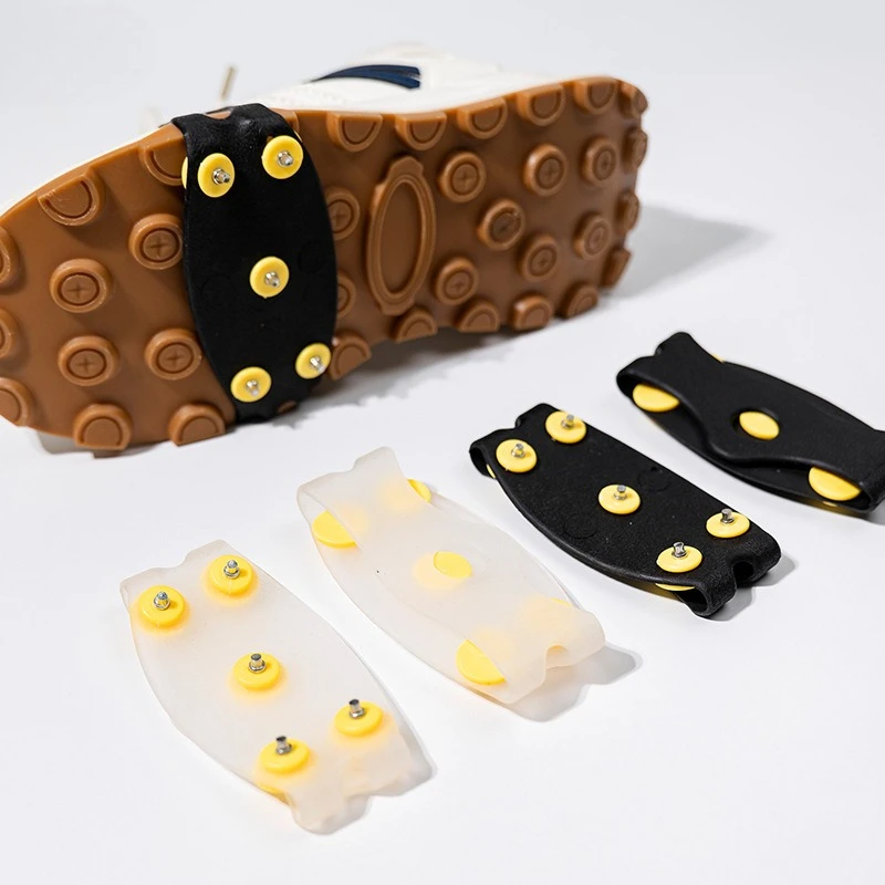 Essential item for snowy days: Five-tooth transparent ice claws. Prevent slipping and falling on icy surfaces.
Essential item for snowy days: Five-tooth transparent ice claws. Prevent slipping and falling on icy surfaces.