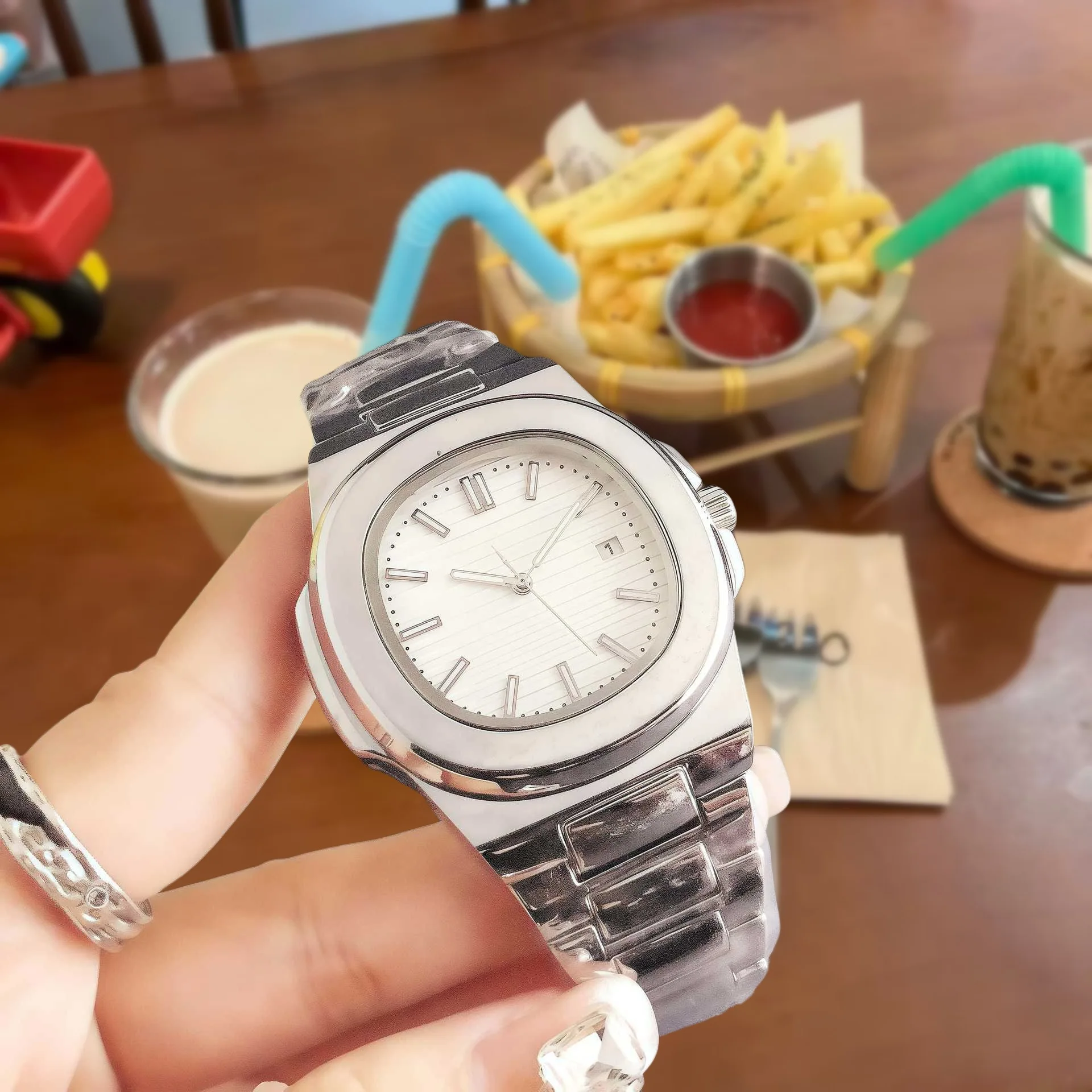 Luxury Original Womens Watch Minimalist Elegant Design Calendar Date Stainless Steel Strap Fashion Quartz Movement High Quality
Luxury Original Womens Watch Minimalist Elegant Design Calendar Date Stainless Steel Strap Fashion Quartz Movement High Quality