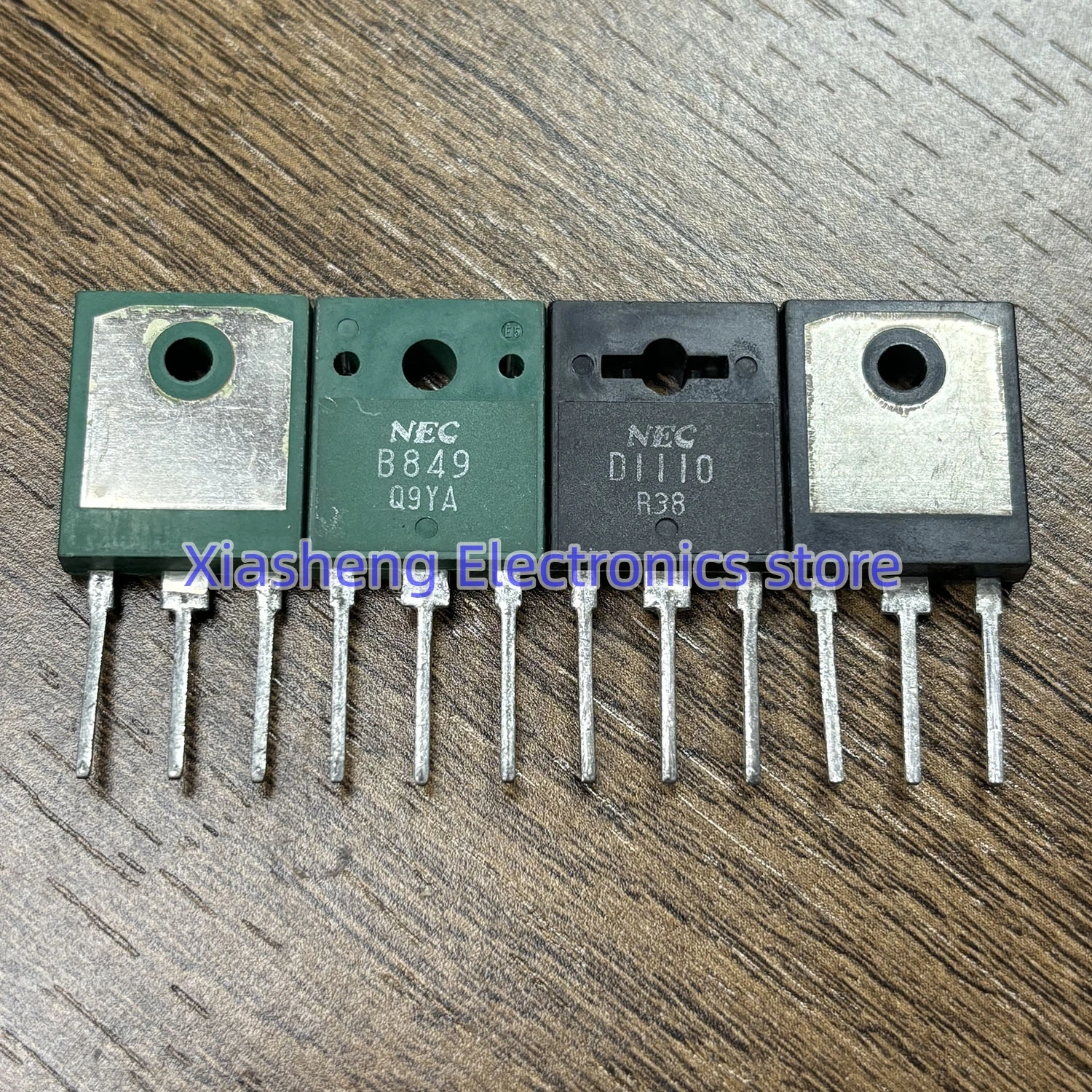 New Original 2Pairs 2SD1110 D1110 + 2SB849 B849 TO3PN Audio Amplifier Transistor In Stock
New Original 2Pairs 2SD1110 D1110 + 2SB849 B849 TO3PN Audio Amplifier Transistor In Stock