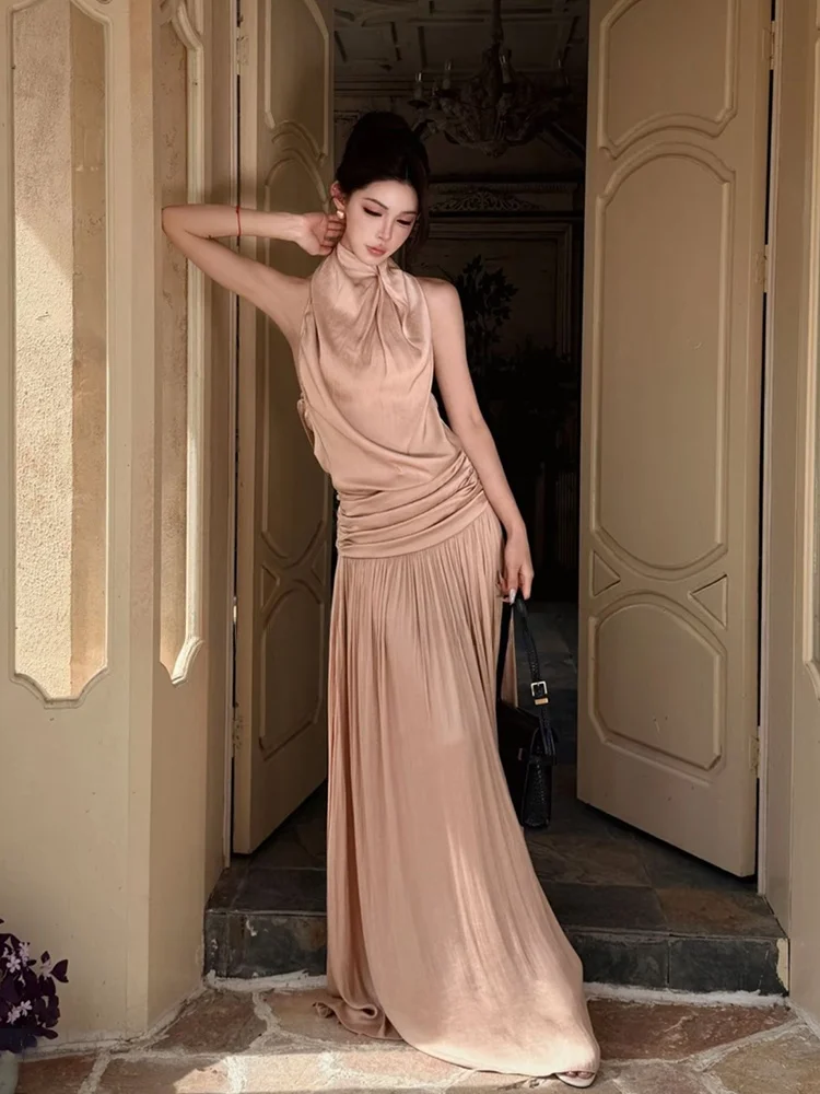 Stazf7 Summer Sexy Backless Waist-Cinching Neckline Long Dress Women's Retro Pleated Hanging Neck Gown for Holiday And Leisure
Stazf7 Summer Sexy Backless Waist-Cinching Neckline Long Dress Women's Retro Pleated Hanging Neck Gown for Holiday And Leisure