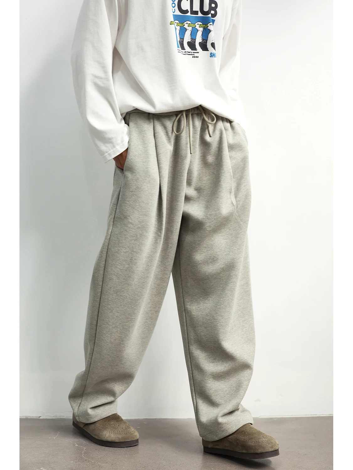 LH Store Men's Casual Straight Leg Loose Fit Sweatpants Drawstring Elastic Waist Autumn Winter Versatile Sports Long Trousers
LH Store Men's Casual Straight Leg Loose Fit Sweatpants Drawstring Elastic Waist Autumn Winter Versatile Sports Long Trousers