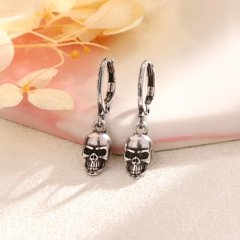 925 Sterling Silver Retro Skull Funny Thai Silver Make Old Stud Earrings for Women Fine Jewelry High Luxury Vintage Accessories
925 Sterling Silver Retro Skull Funny Thai Silver Make Old Stud Earrings for Women Fine Jewelry High Luxury Vintage Accessories