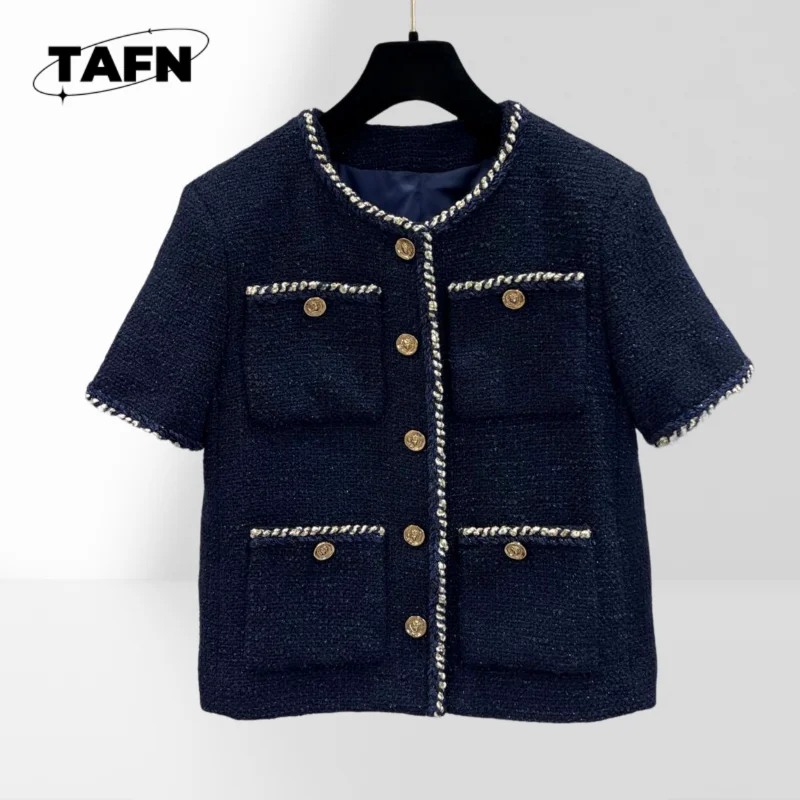 High-End Handmade Workshop Series Binding Short-Sleeved Chunky Nylon Coat New Elegant High Street All-MatchingAG2303
High-End Handmade Workshop Series Binding Short-Sleeved Chunky Nylon Coat New Elegant High Street All-MatchingAG2303