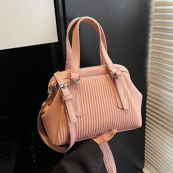 Simple Fold Hand Carry Small Square Bag 2025 New Spring Fashion Casual Personality Commuter Single Shoulder Oblique Span Bag
Simple Fold Hand Carry Small Square Bag 2025 New Spring Fashion Casual Personality Commuter Single Shoulder Oblique Span Bag