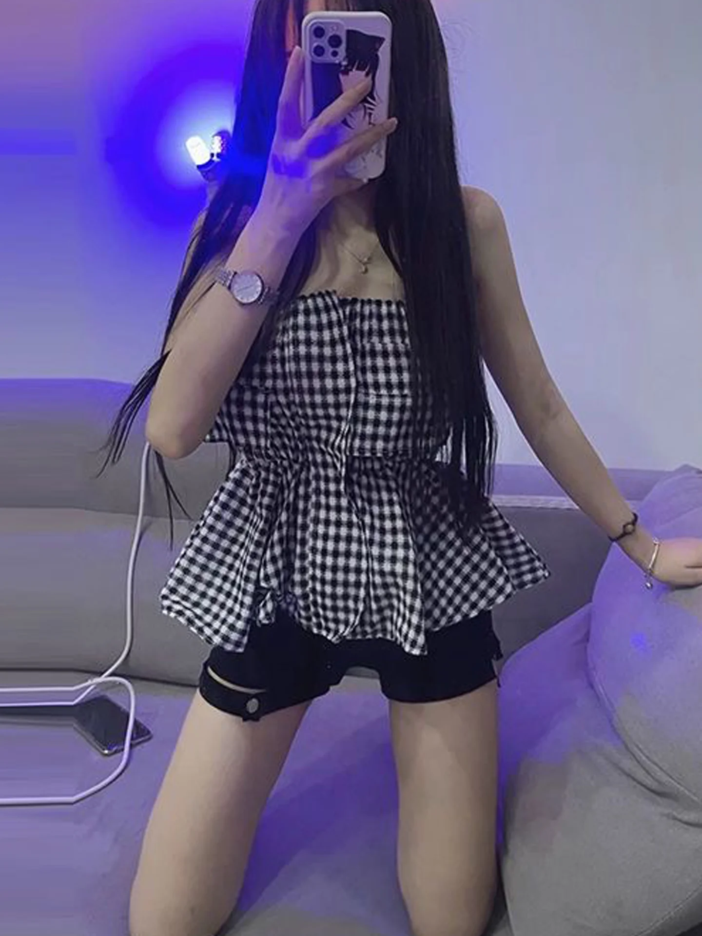 Summer 2026 Women's Checkered Crop Top And Shorts Two-Piece Set Slim Fit Casual Style Button Closure Denim Shorts Flared Hem
Summer 2026 Women's Checkered Crop Top And Shorts Two-Piece Set Slim Fit Casual Style Button Closure Denim Shorts Flared Hem