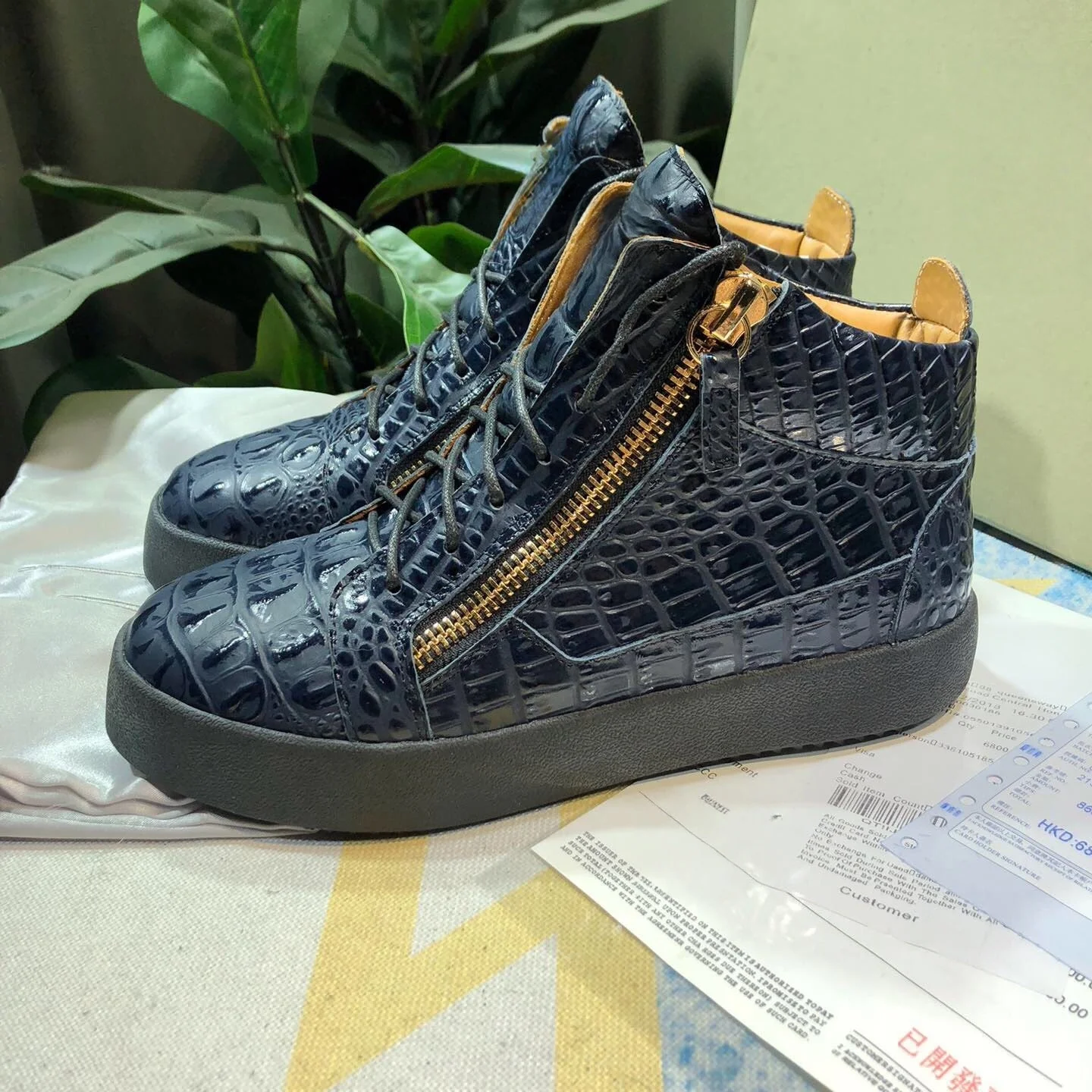 Top Hight Quality Casual Sneakers For Men and Women Real Leather Brand Designer Unisex Tennis Shoes GZ Zipper Loafer Shoes G507
Top Hight Quality Casual Sneakers For Men and Women Real Leather Brand Designer Unisex Tennis Shoes GZ Zipper Loafer Shoes G507