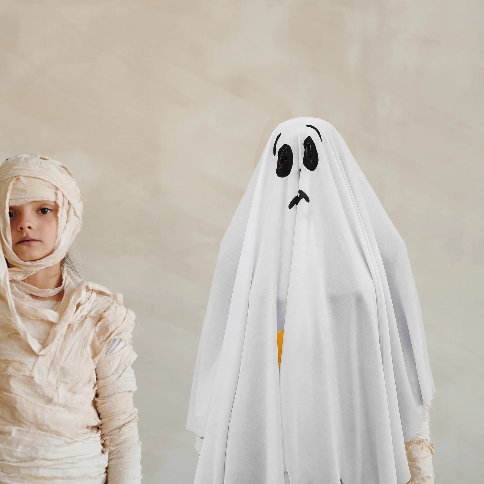 Ghost Cloak Halloween Costume Polyester Hooded Role Kids Fancy Dress Costume Play Cosplay Party Children Stage Performance
Ghost Cloak Halloween Costume Polyester Hooded Role Kids Fancy Dress Costume Play Cosplay Party Children Stage Performance