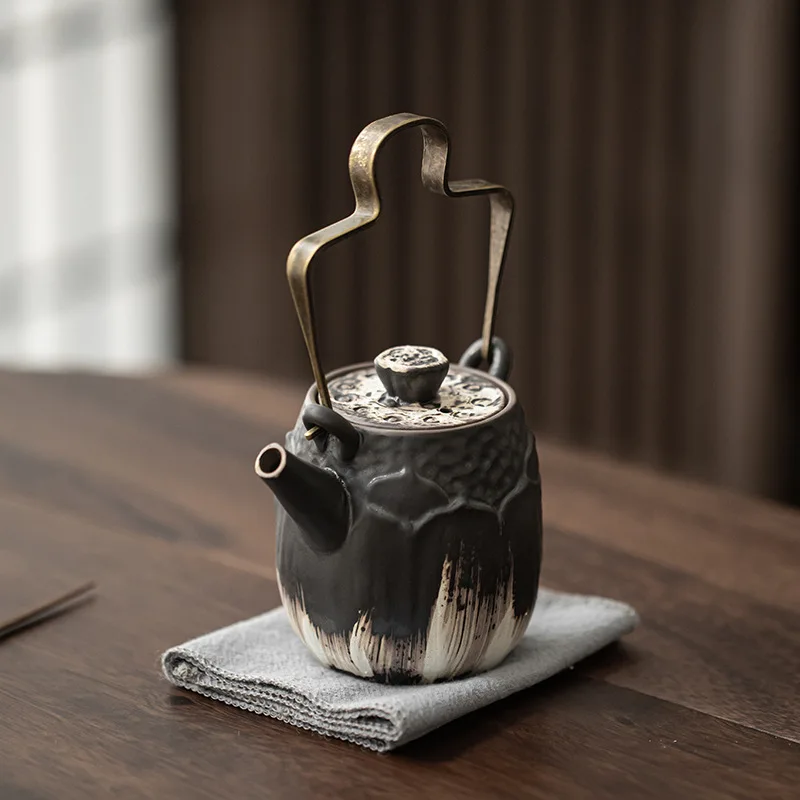 170ML Wabi Silent Wind Ceramic Hesong Beam Pot Coarse Pottery Antique Small Teapot Handmade KungFu TeaSet Tea Breaker Collection
170ML Wabi Silent Wind Ceramic Hesong Beam Pot Coarse Pottery Antique Small Teapot Handmade KungFu TeaSet Tea Breaker Collection