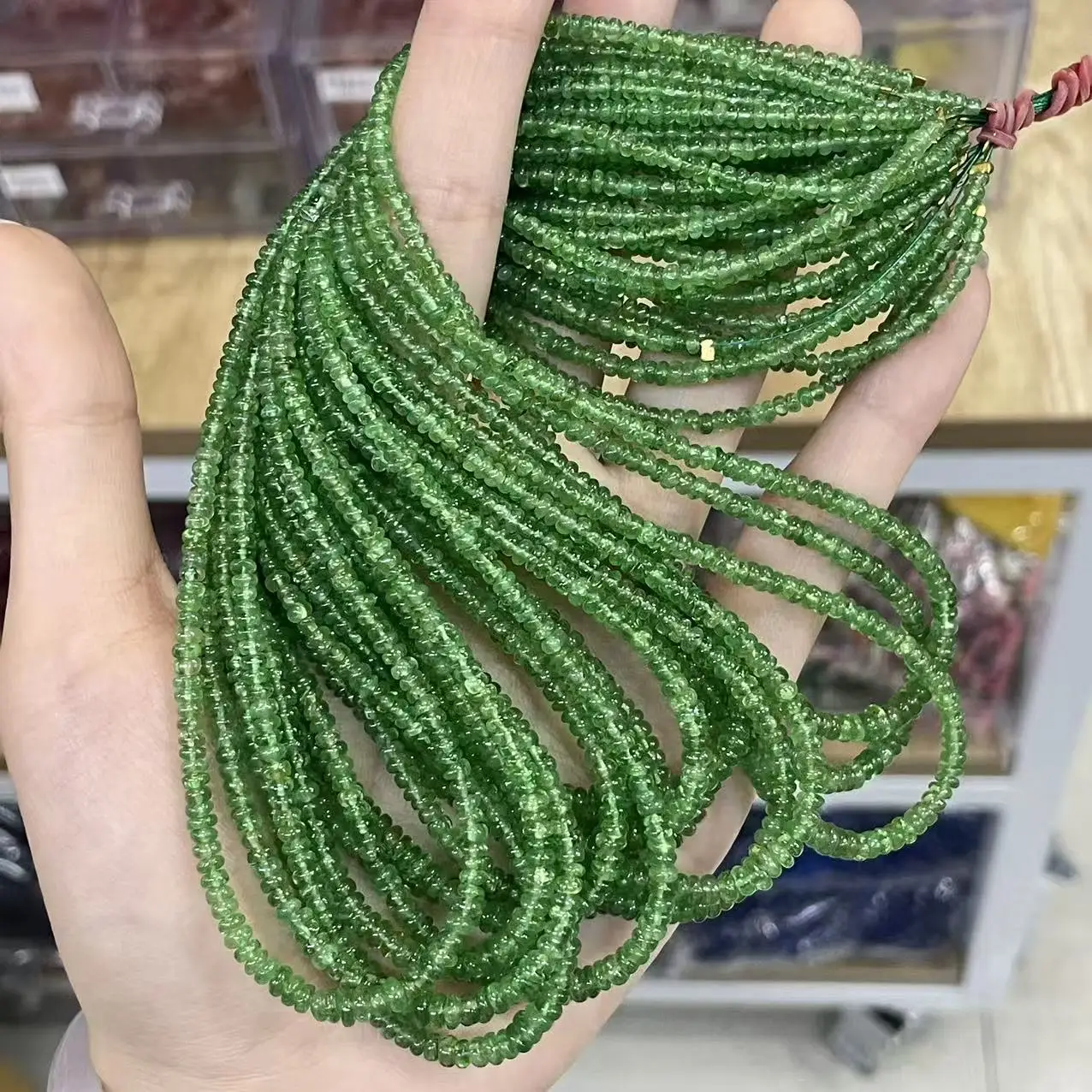 Pure Natural 2-3mm Irregular Spacer Natural Tsavorite Green Garnet Work in Progress DIY Necklace Bracelet with Beads
Pure Natural 2-3mm Irregular Spacer Natural Tsavorite Green Garnet Work in Progress DIY Necklace Bracelet with Beads