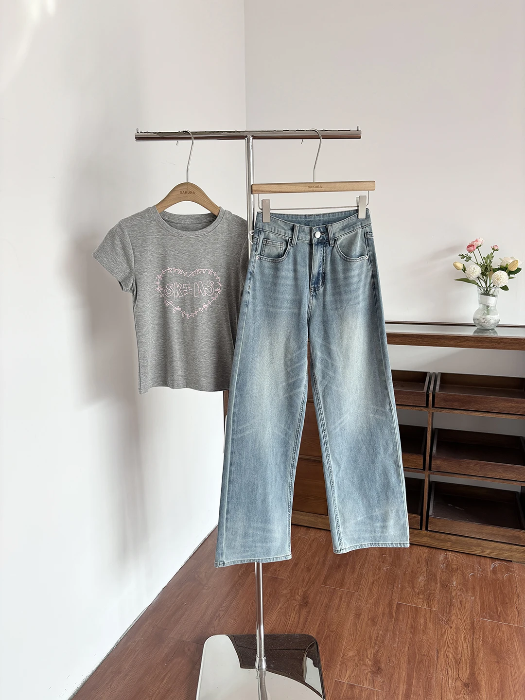 Summer 2026 High Waist Straight Leg Wide Leg Jeans Women's Versatile Fashionable Slimming Four-way Stretch Denim Pants
Summer 2026 High Waist Straight Leg Wide Leg Jeans Women's Versatile Fashionable Slimming Four-way Stretch Denim Pants