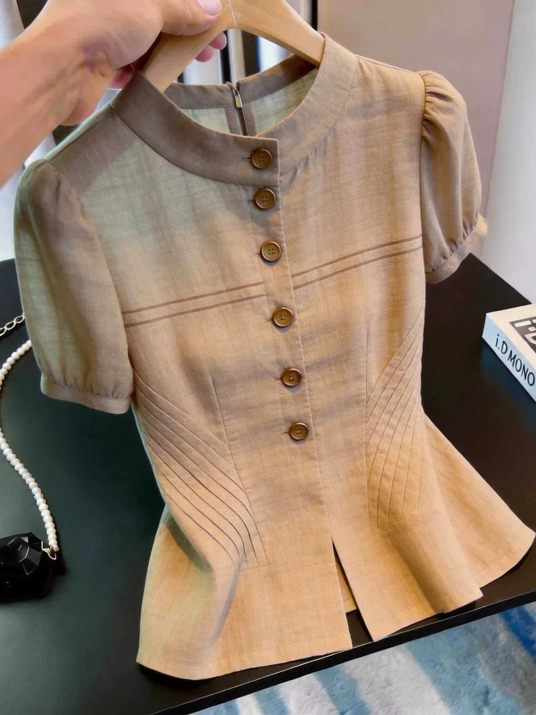 Retro Elegant Simple Pure Color Single Button Shirt Summer Short Sleeve Korean Style Slimming Loose Women's Blouse Silk Top
Retro Elegant Simple Pure Color Single Button Shirt Summer Short Sleeve Korean Style Slimming Loose Women's Blouse Silk Top