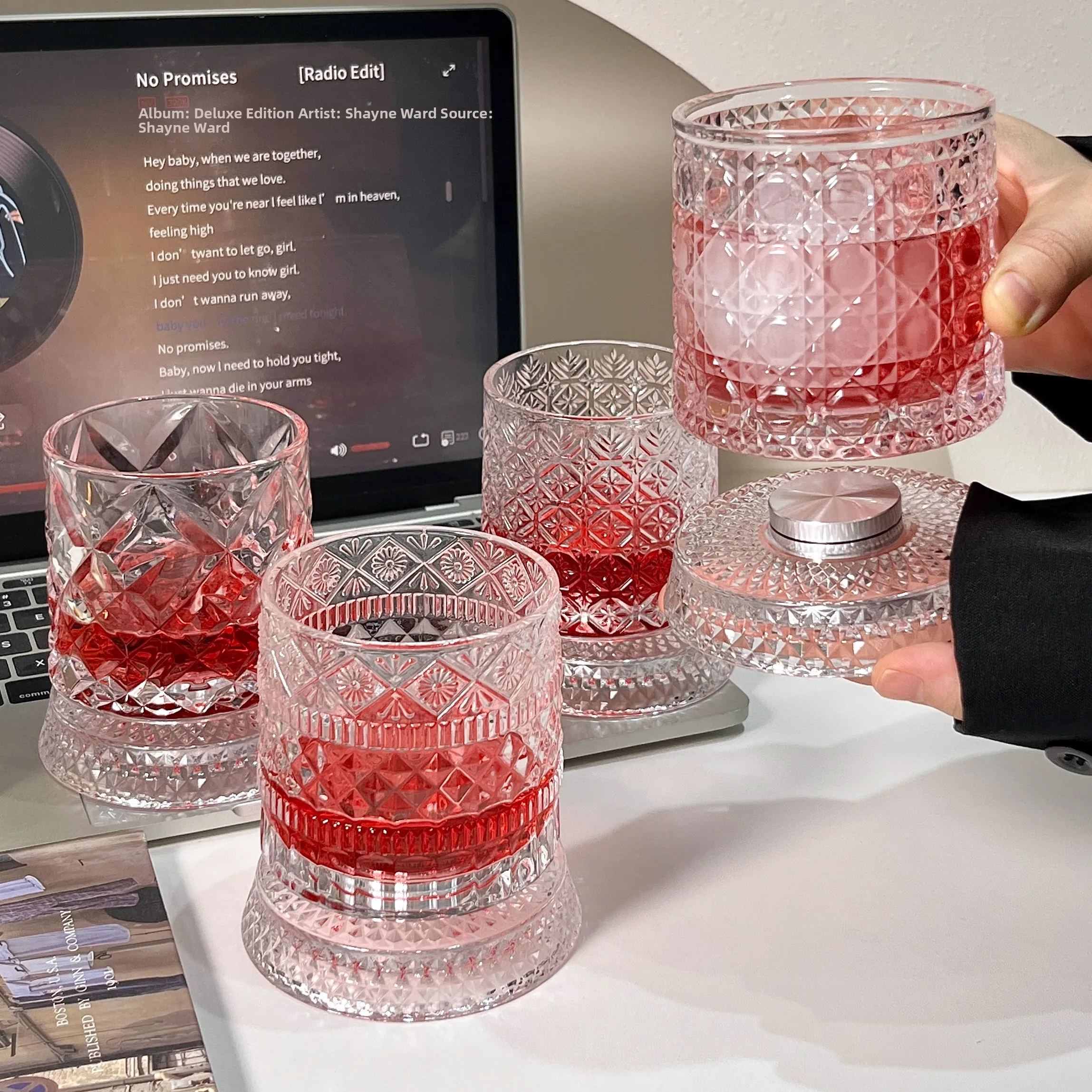 High-End Whiskey Glass Crystal Rotatable Elegant Appearance Nordic Style for XO Special Use Imported Premium Glass Cup
High-End Whiskey Glass Crystal Rotatable Elegant Appearance Nordic Style for XO Special Use Imported Premium Glass Cup