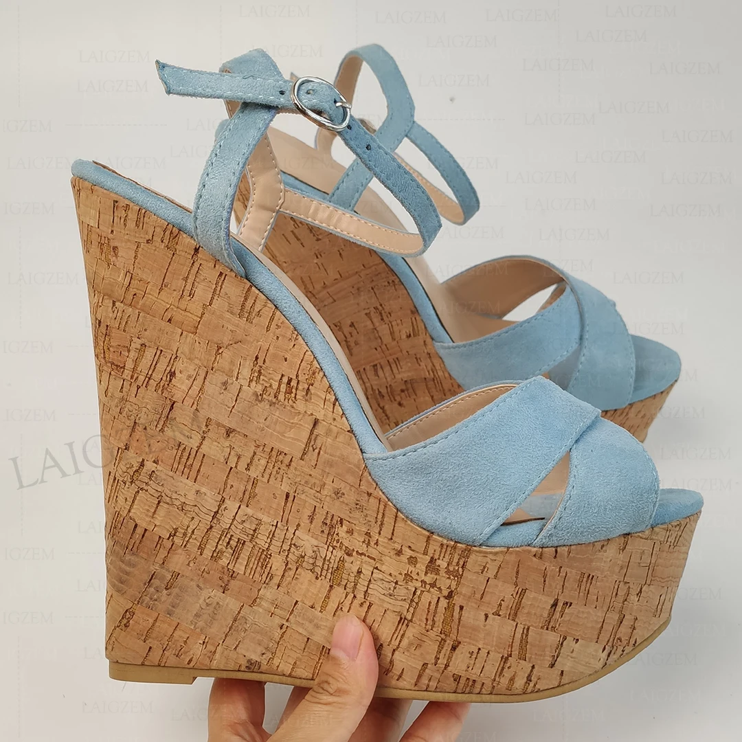 Женские босоножки BERZIMER на платформе, из искусственной замши, с открытым носком, увеличивающие рост, большие размеры 38, 41, 43, 45, 48
Женские босоножки BERZIMER на платформе, из искусственной замши, с открытым носком, увеличивающие рост, большие размеры 38, 41, 43, 45, 48