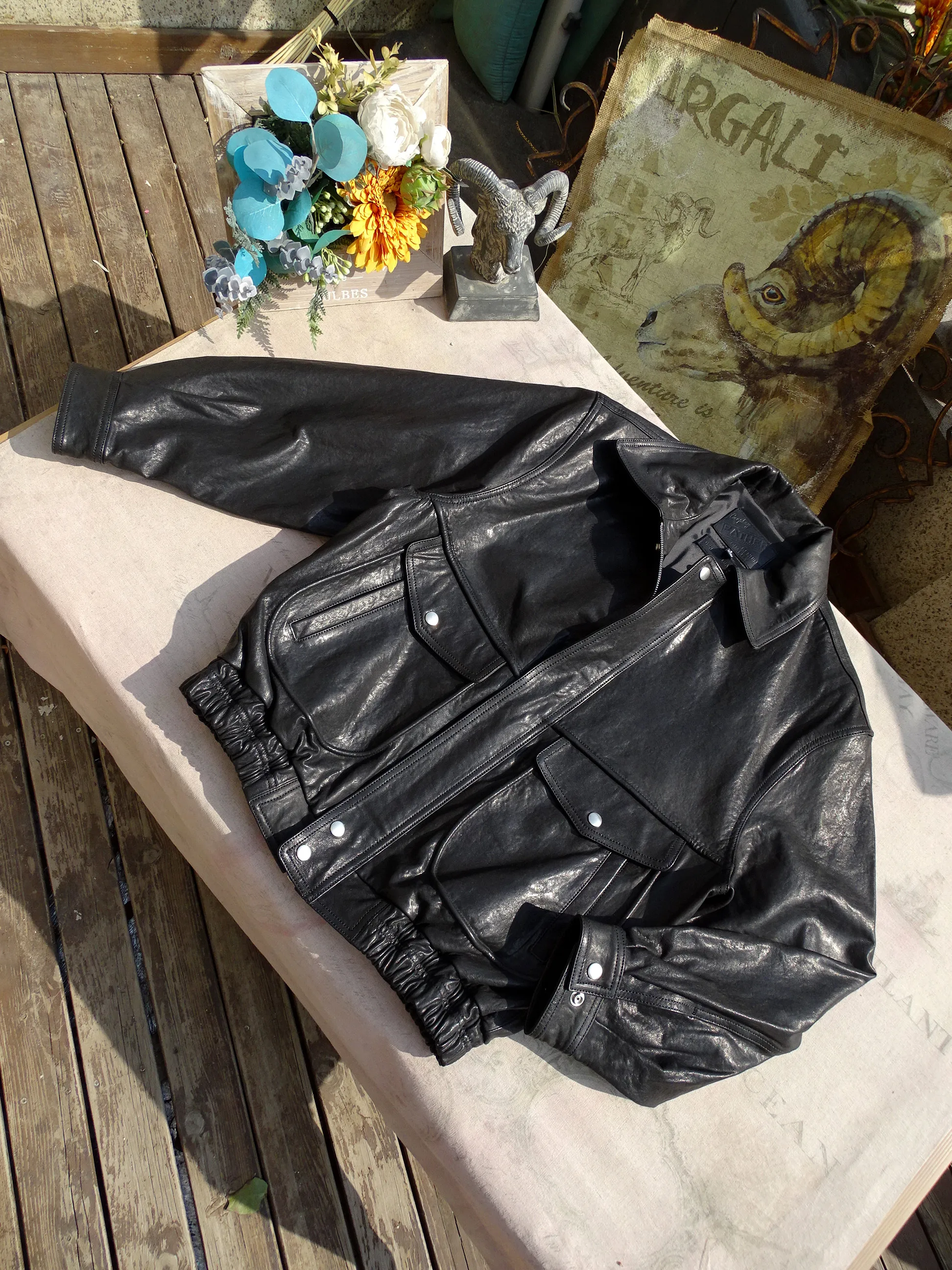 Unisex Retro Large Silhouette Couple Plant Tanned Sheep Leather Real Leather Jacket Youthful Vitality Style Spring Collection
Unisex Retro Large Silhouette Couple Plant Tanned Sheep Leather Real Leather Jacket Youthful Vitality Style Spring Collection