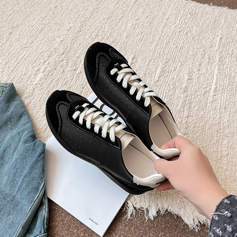 Ladies Casual soft Breathable Non-slip Walking Sneakers Women Comfortable Fashion Lace Up Running Sport Genuine leather Shoes
Ladies Casual soft Breathable Non-slip Walking Sneakers Women Comfortable Fashion Lace Up Running Sport Genuine leather Shoes