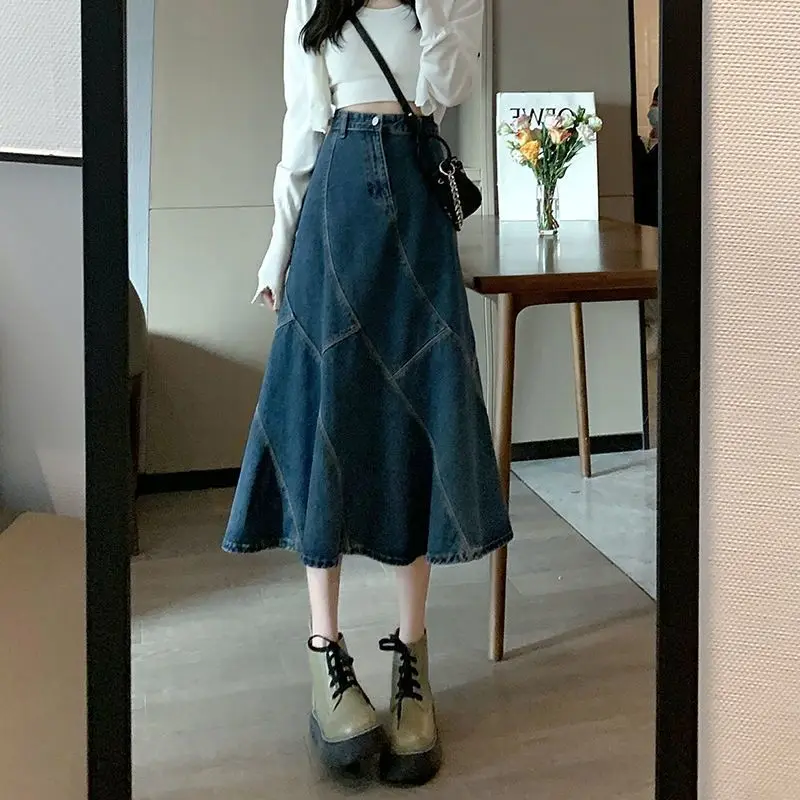Patchwork High Waist Slim A-Line Denim Skirts 2023 Autumn Winter Fashion Women Skirts Casual Loose Simple Elegant Button Skirts 
Patchwork High Waist Slim A-Line Denim Skirts 2023 Autumn Winter Fashion Women Skirts Casual Loose Simple Elegant Button Skirts