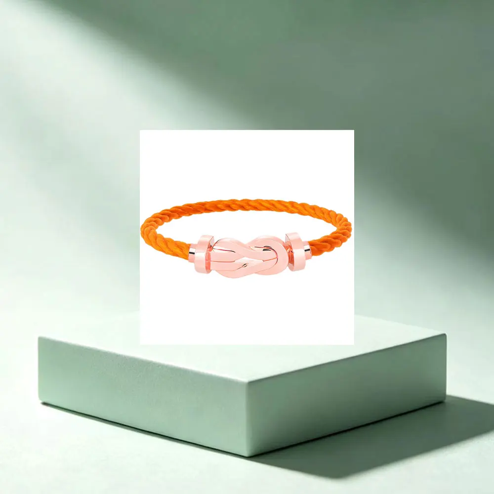 2026 High-Quality Fashion Classic S925 Sterling Silver Elegant and Simple Large Size Diamond-Free Eight-Sided Bracelet
2026 High-Quality Fashion Classic S925 Sterling Silver Elegant and Simple Large Size Diamond-Free Eight-Sided Bracelet