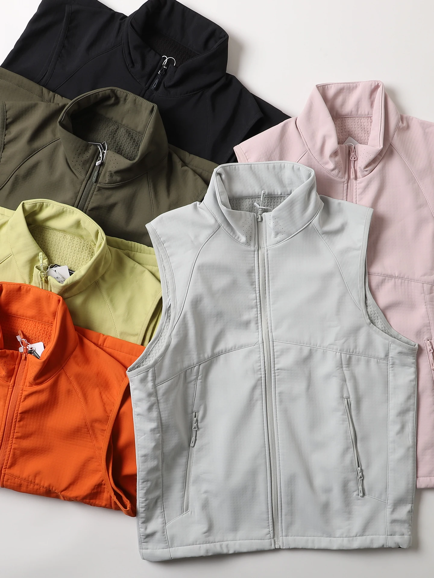 Outdoor Men's Warm Fleece Jacket Half Warm Stand Collar Vest Casual Waterproof Windproof Youth Active Style Standard Fit Zipper
Outdoor Men's Warm Fleece Jacket Half Warm Stand Collar Vest Casual Waterproof Windproof Youth Active Style Standard Fit Zipper