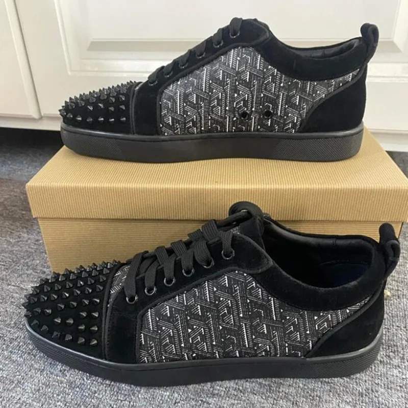Velvet Low Spikes Men's Flat Shoes Black Rubber Sole Lace Up Rivets Round Toe Leisure Sneakers Size 46 Real Photo
Velvet Low Spikes Men's Flat Shoes Black Rubber Sole Lace Up Rivets Round Toe Leisure Sneakers Size 46 Real Photo