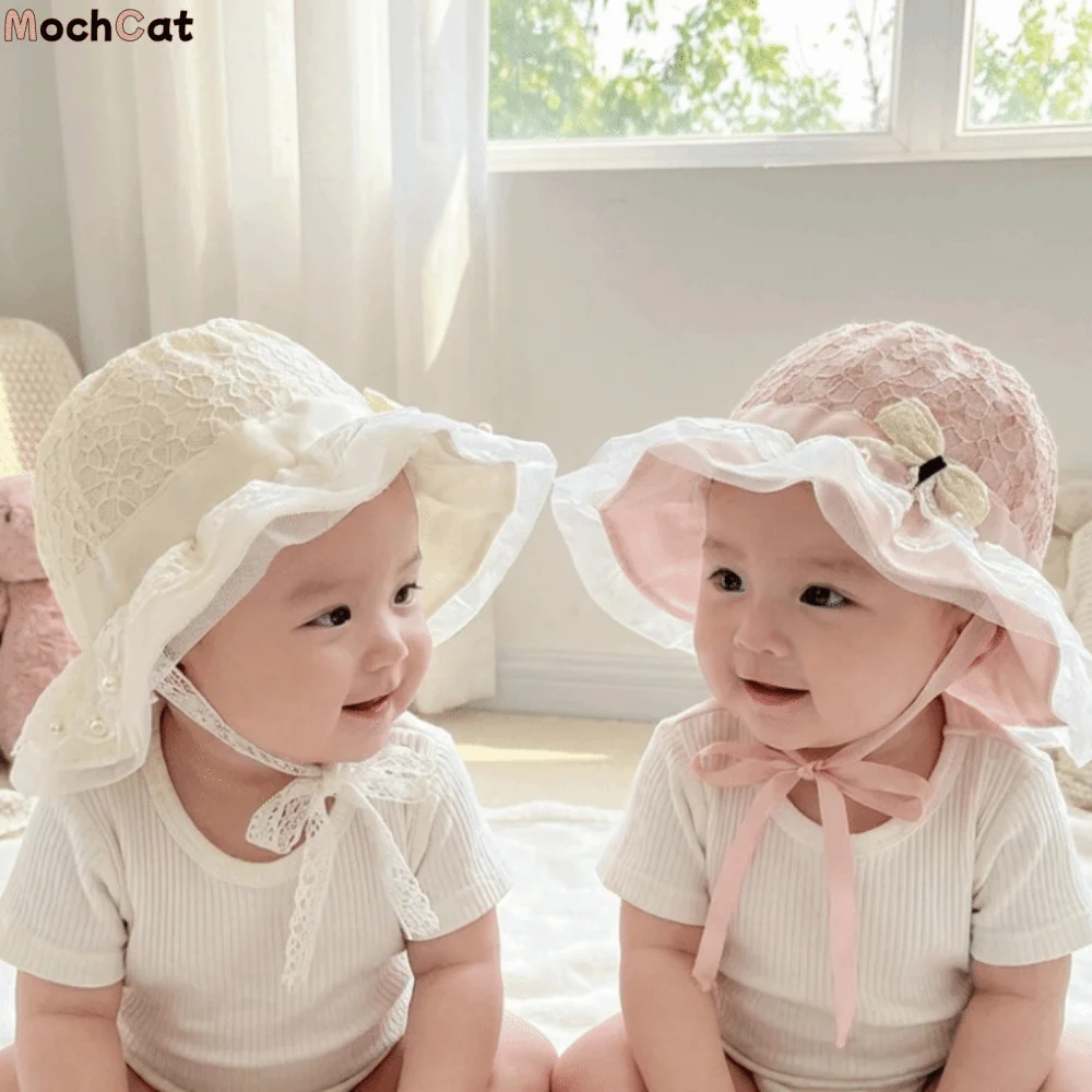 Регулируемая детская панама от солнца с жемчужным бантом и кружевным цветком, защита от УФ-излучения, мягкий козырек, тонкая дышащая ткань, для малышей, для пляжа
Регулируемая детская панама от солнца с жемчужным бантом и кружевным цветком, защита от УФ-излучения, мягкий козырек, тонкая дышащая ткань, для малышей, для пляжа