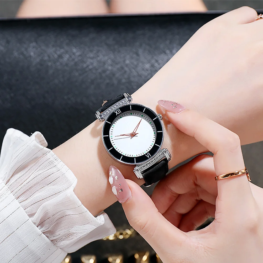 Women Fashion Quartz Luminous Wristwatch Casual Comfortable Style for Daily Work Dating Party Glow
Women Fashion Quartz Luminous Wristwatch Casual Comfortable Style for Daily Work Dating Party Glow