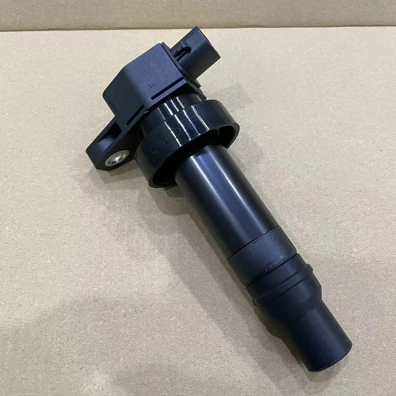 Комплект из 1-4 катушек зажигания 27301-2B010 для HYUNDAI i30, i20, ix20, ELANTRA, KIA 2012-2018 гг.
Комплект из 1-4 катушек зажигания 27301-2B010 для HYUNDAI i30, i20, ix20, ELANTRA, KIA 2012-2018 гг.