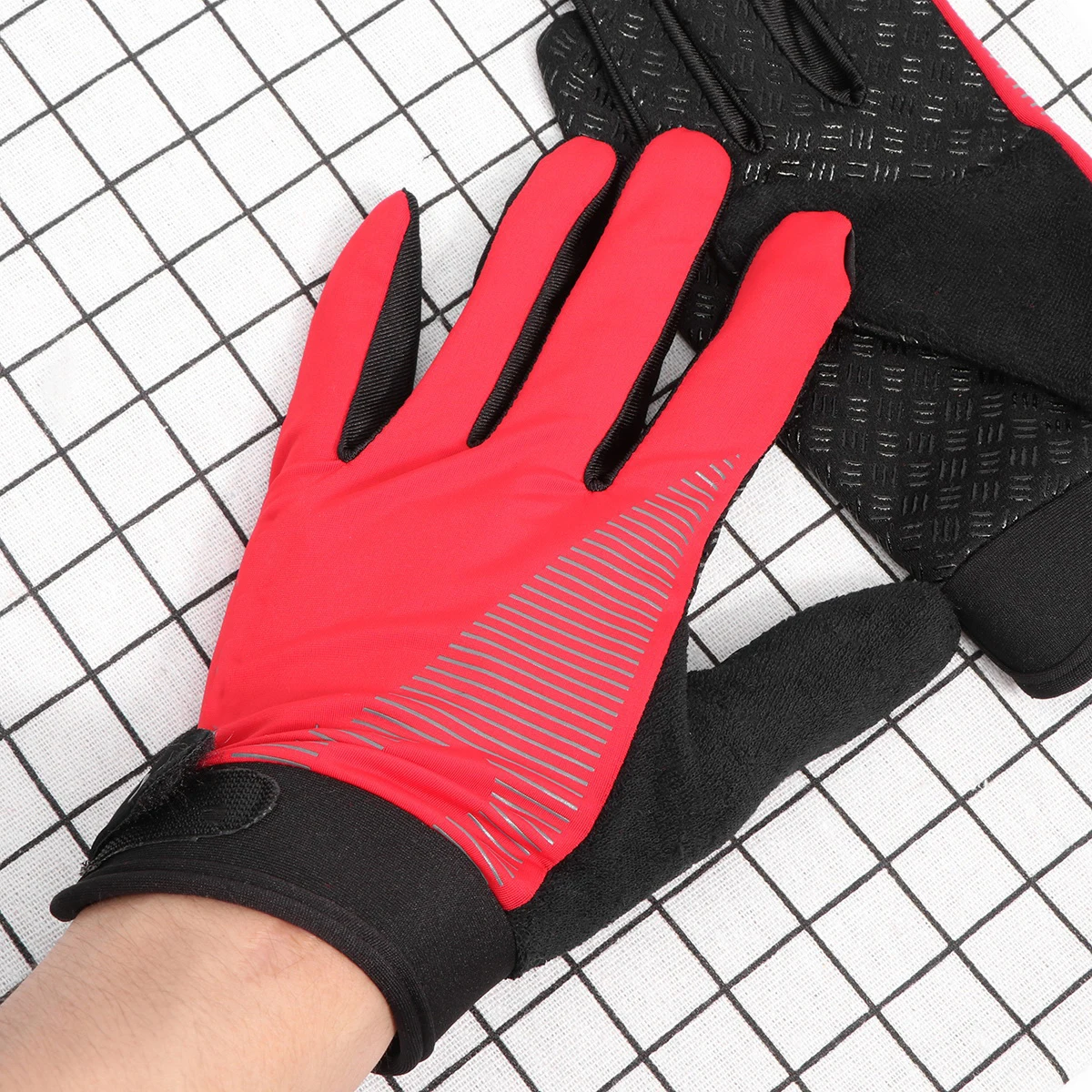 1Pair Scalable Diving Gloves Sun Protection Ice Silk Handwear For Water Sports Snorkeling Fishing NonSlip Kayaking Canoeing Red
1Pair Scalable Diving Gloves Sun Protection Ice Silk Handwear For Water Sports Snorkeling Fishing NonSlip Kayaking Canoeing Red