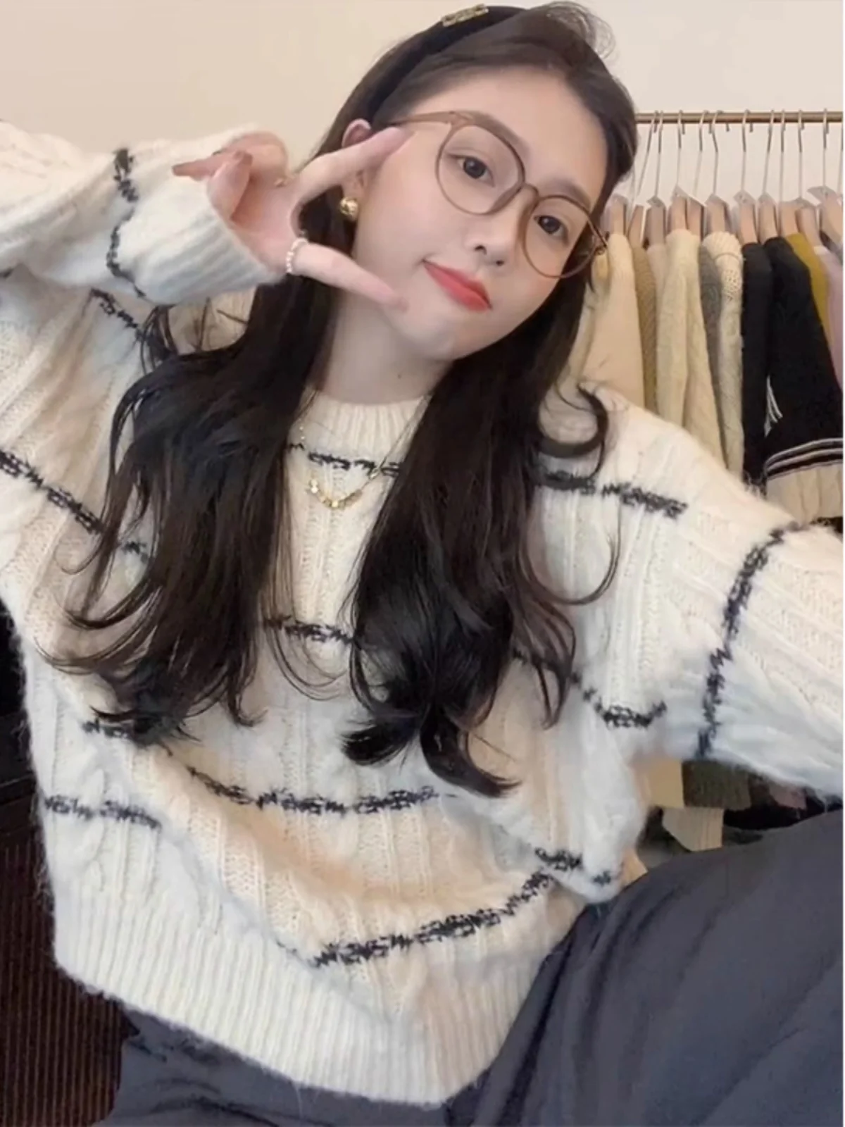 Women's Thickened Stripe Knitwear Sweater Autumn Winter New Style Laid-back Design Outerwear Inner Match Soft Base Layer
Women's Thickened Stripe Knitwear Sweater Autumn Winter New Style Laid-back Design Outerwear Inner Match Soft Base Layer