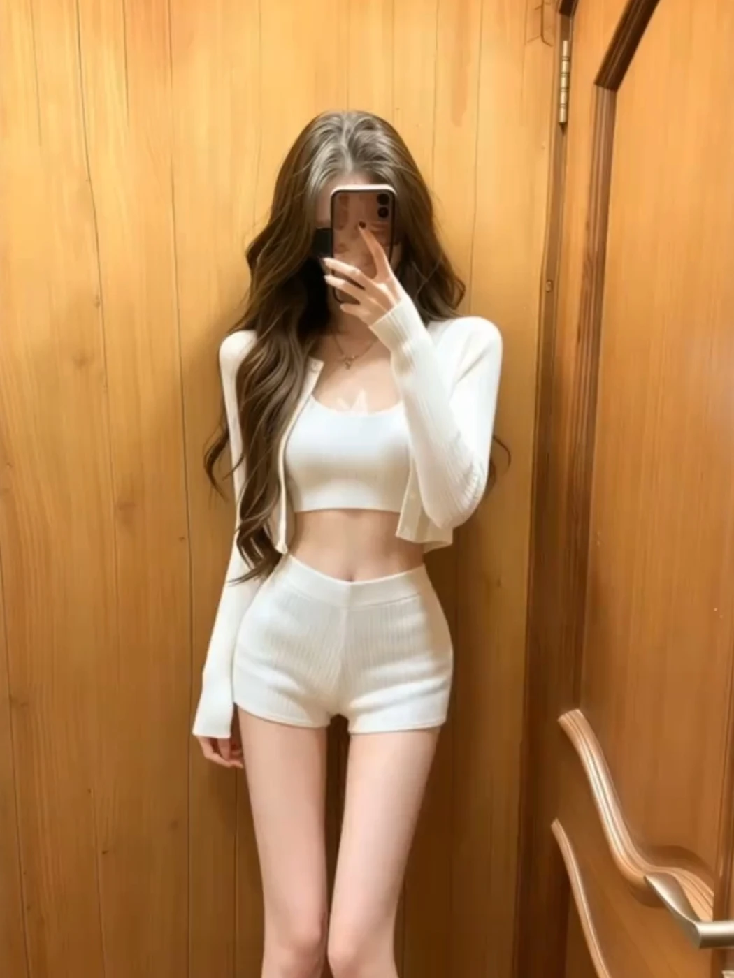 Korean Style Fashionable Knitted Short Sleeve round Neck Sweater And Shorts Three Piece Set Women's Summer Slim Fit Inner Wear
Korean Style Fashionable Knitted Short Sleeve round Neck Sweater And Shorts Three Piece Set Women's Summer Slim Fit Inner Wear