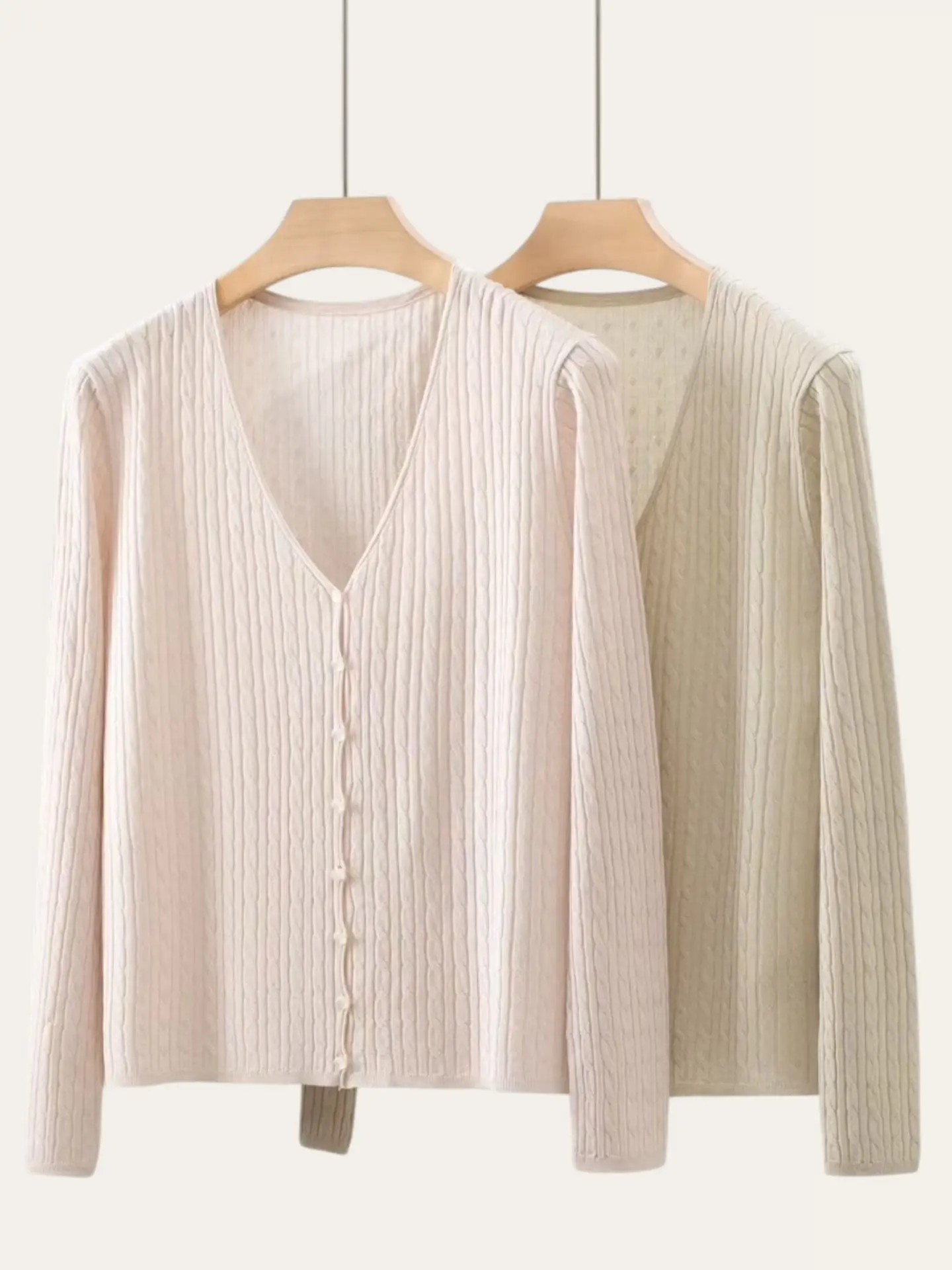 Весна-лето, новый женский вязаный открытый кардиган с v-образным вырезом на пуговицах, длинный све, тонкий повседневный универсальный топ, верхняя одежда
Весна-лето, новый женский вязаный открытый кардиган с v-образным вырезом на пуговицах, длинный све, тонкий повседневный универсальный топ, верхняя одежда