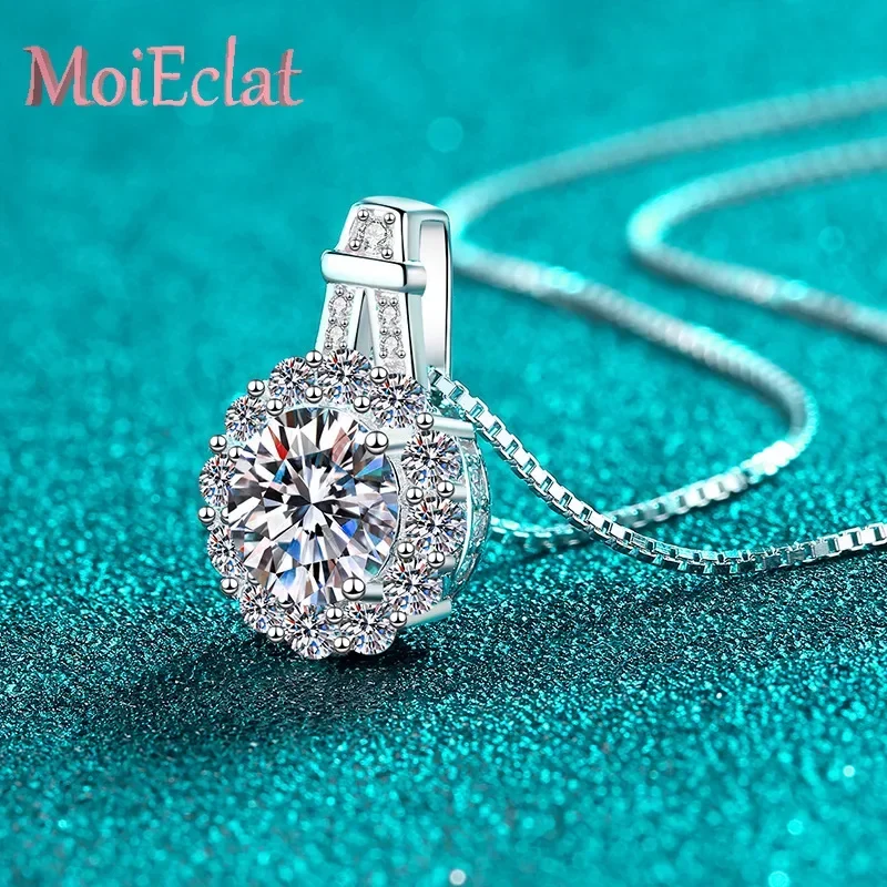 Trendy Exquisite Women's Platinum Pt950 Box Chain Necklace with Sunflower 3 Carat Moissanite Pendant High-quality Jewelry Gifts
Trendy Exquisite Women's Platinum Pt950 Box Chain Necklace with Sunflower 3 Carat Moissanite Pendant High-quality Jewelry Gifts