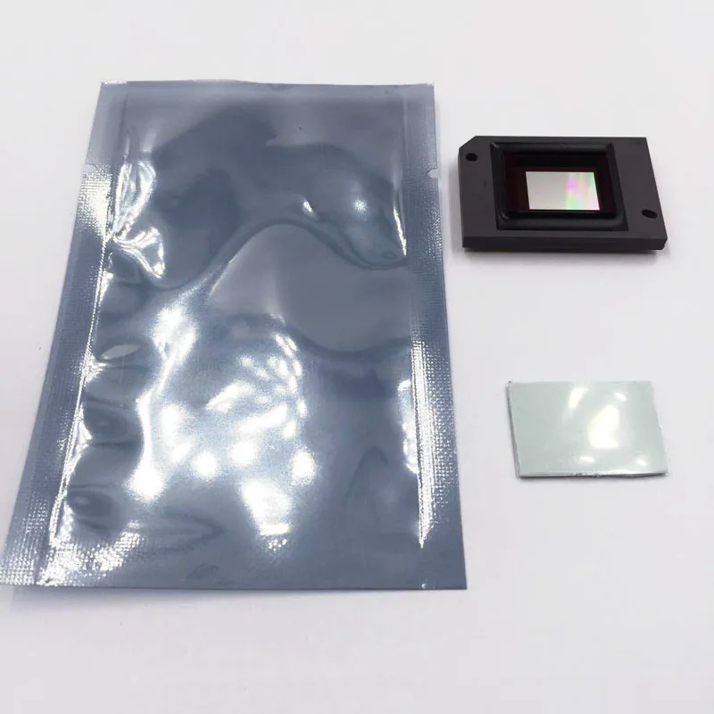 100% Original DLP DMD CHIPS 8060-6038B 8060-6039B 8060-6138B 8060-6139B 8060-6338B 8060-6439B (800x600 pixels).
100% Original DLP DMD CHIPS 8060-6038B 8060-6039B 8060-6138B 8060-6139B 8060-6338B 8060-6439B (800x600 pixels).