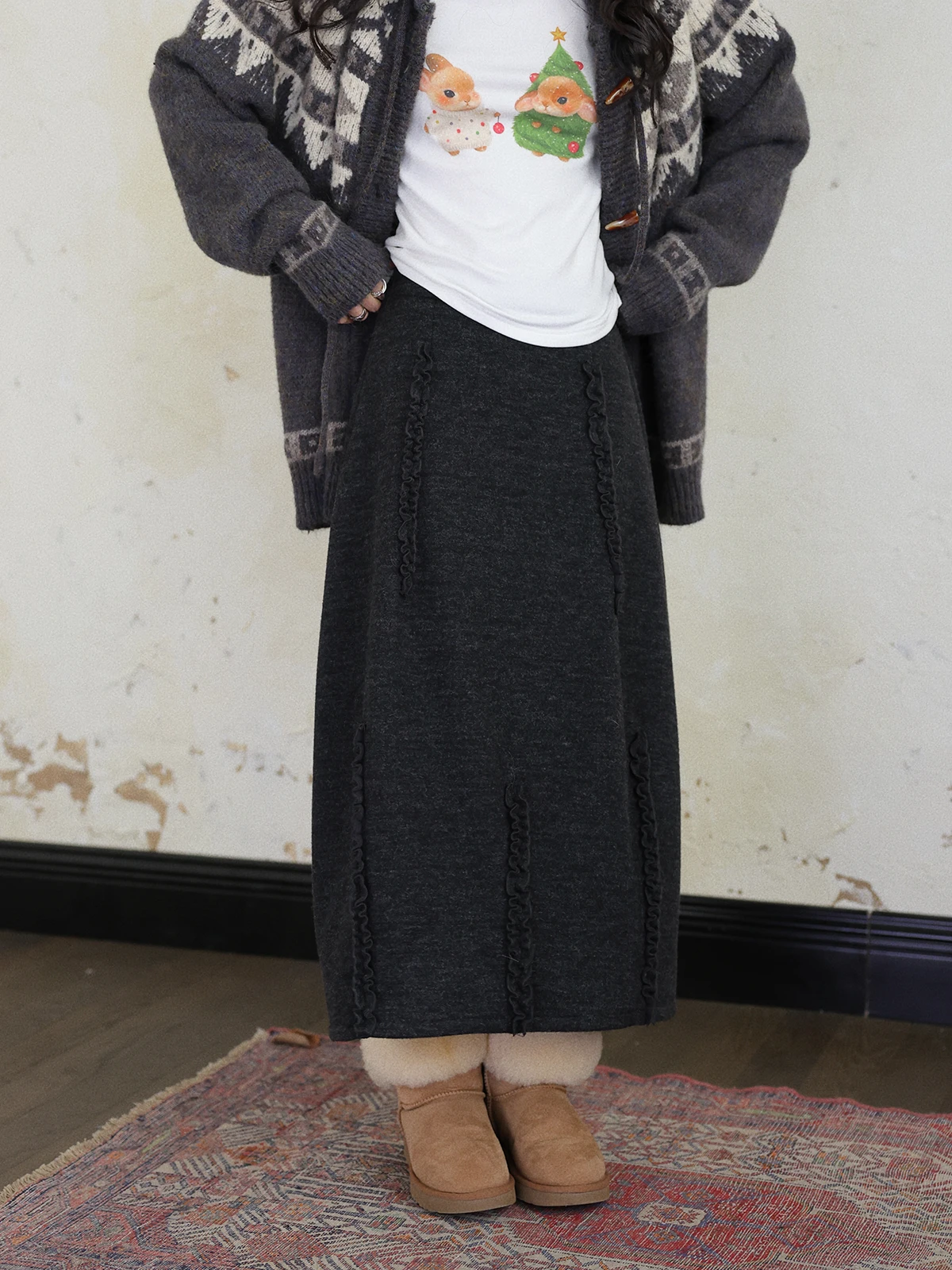 Ретро-юбка А-силуэта с кружевной отделкой, прямая, длинная, на флисовой подкладке, женская зимняя юбка с высокой талией, прямая юбка-труба, премиум-класс, модная.
Ретро-юбка А-силуэта с кружевной отделкой, прямая, длинная, на флисовой подкладке, женская зимняя юбка с высокой талией, прямая юбка-труба, премиум-класс, модная.