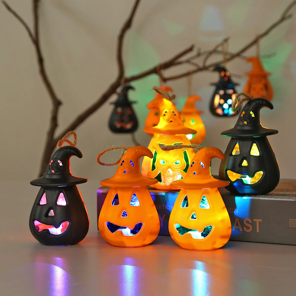 Halloween Handheld Skull Head Pumpkin Lantern Venue Atmosphere Decoration Props LED Pumpkin Wind Lantern Pendant
Halloween Handheld Skull Head Pumpkin Lantern Venue Atmosphere Decoration Props LED Pumpkin Wind Lantern Pendant