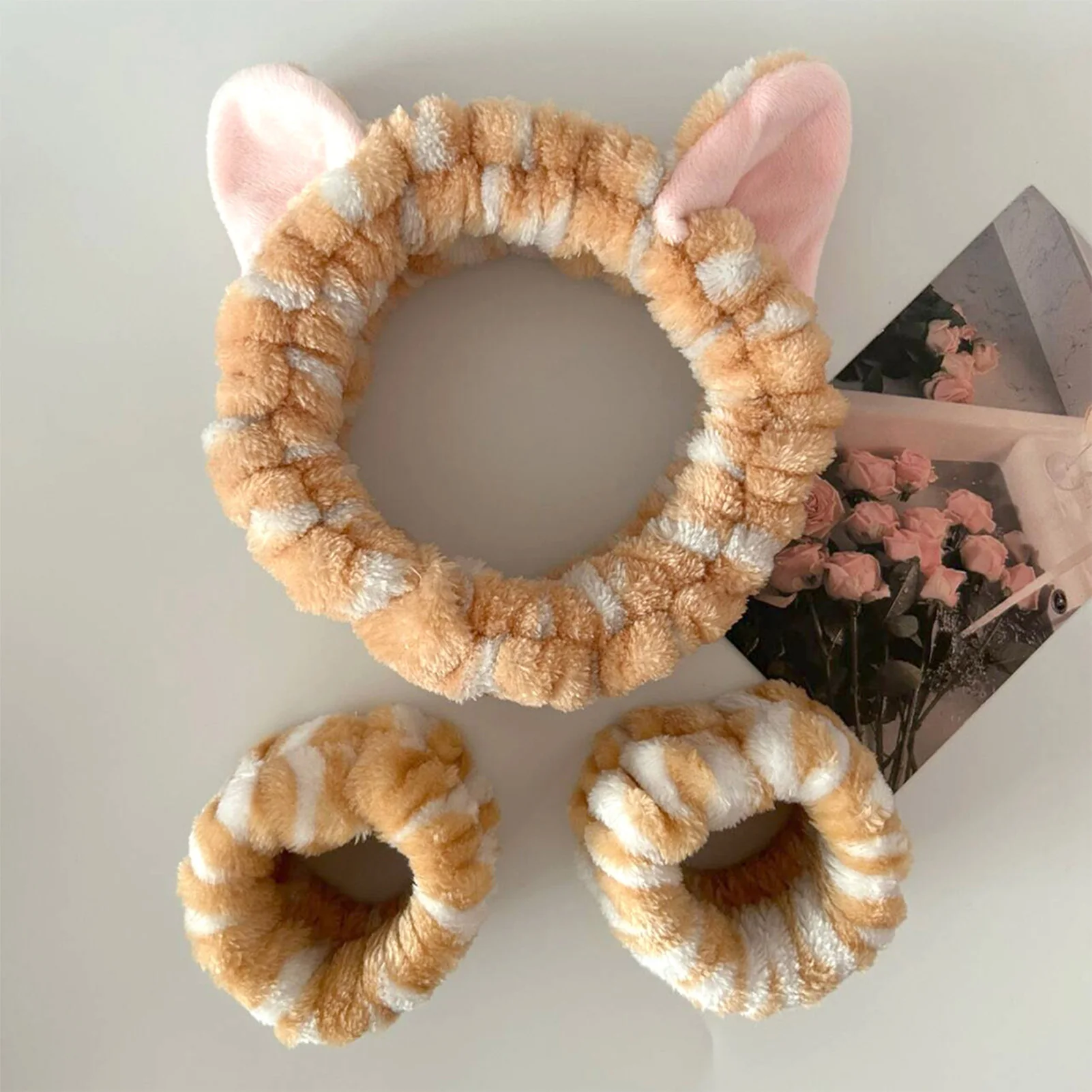Cute Cat Ears Headband and Wristbands Face Wash Hairbands Water Absorbent Wristband Suitable for Women and Men
Cute Cat Ears Headband and Wristbands Face Wash Hairbands Water Absorbent Wristband Suitable for Women and Men