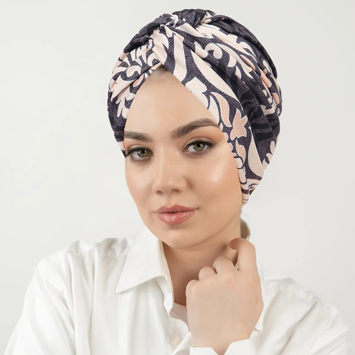 Trendy Print Women Muslim Hijabs Instant Turban Hats Head Wraps Soft Elastic Hijab Hats Breathable Chemo Cap For Ladies Girls
Trendy Print Women Muslim Hijabs Instant Turban Hats Head Wraps Soft Elastic Hijab Hats Breathable Chemo Cap For Ladies Girls