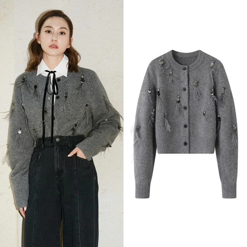 Women Clothing Knitwear Early Autumn Fashion new Chic Sequins Feather Knitted Coat Round Neck Temperament Short Cardigan Coat
Women Clothing Knitwear Early Autumn Fashion new Chic Sequins Feather Knitted Coat Round Neck Temperament Short Cardigan Coat